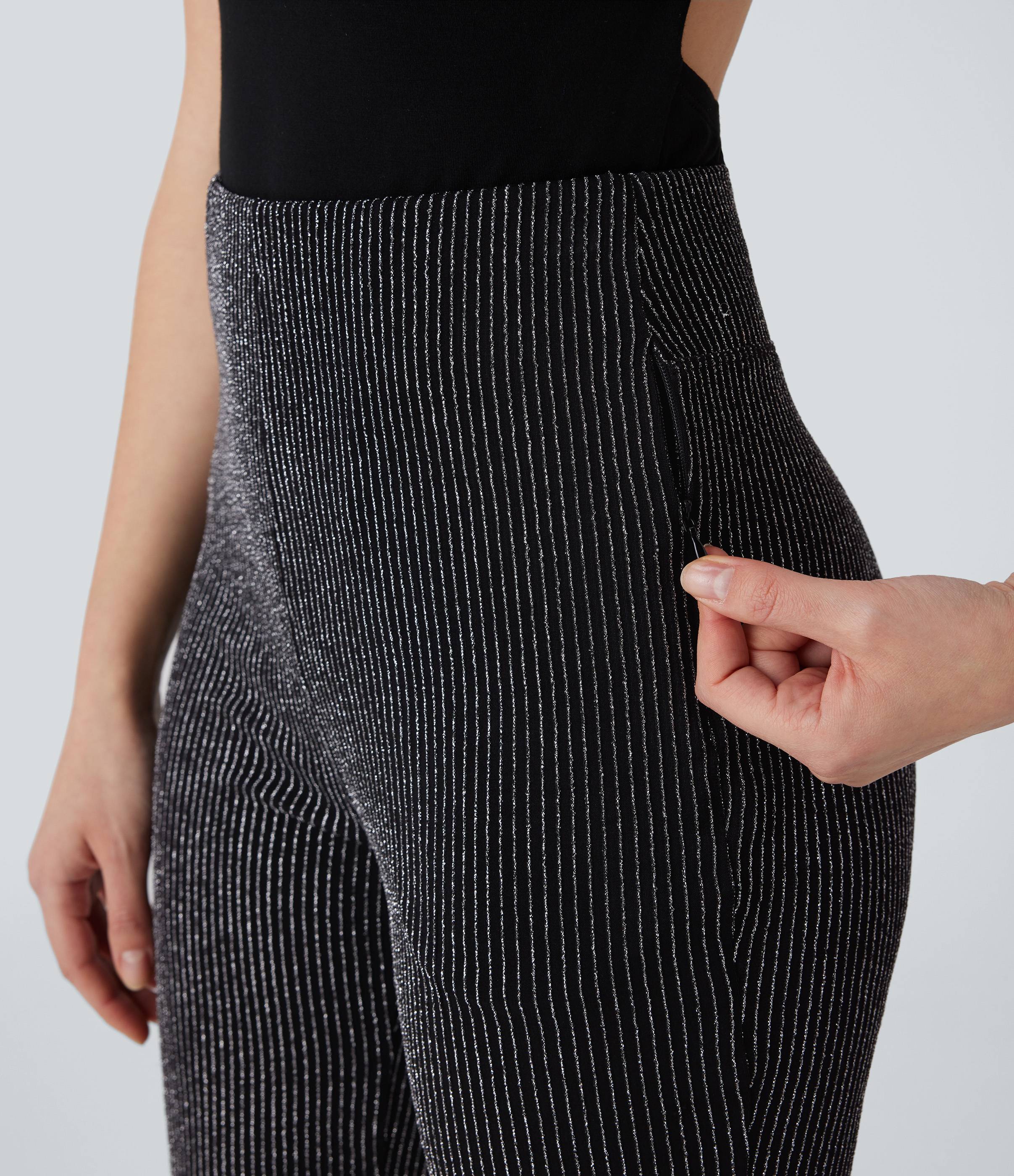 Halara High Waisted Side Zipper Pocket Metallic Stripe Casual Flare Pants  - Black White Starlight Stripe - XS(regular) sweatpants 