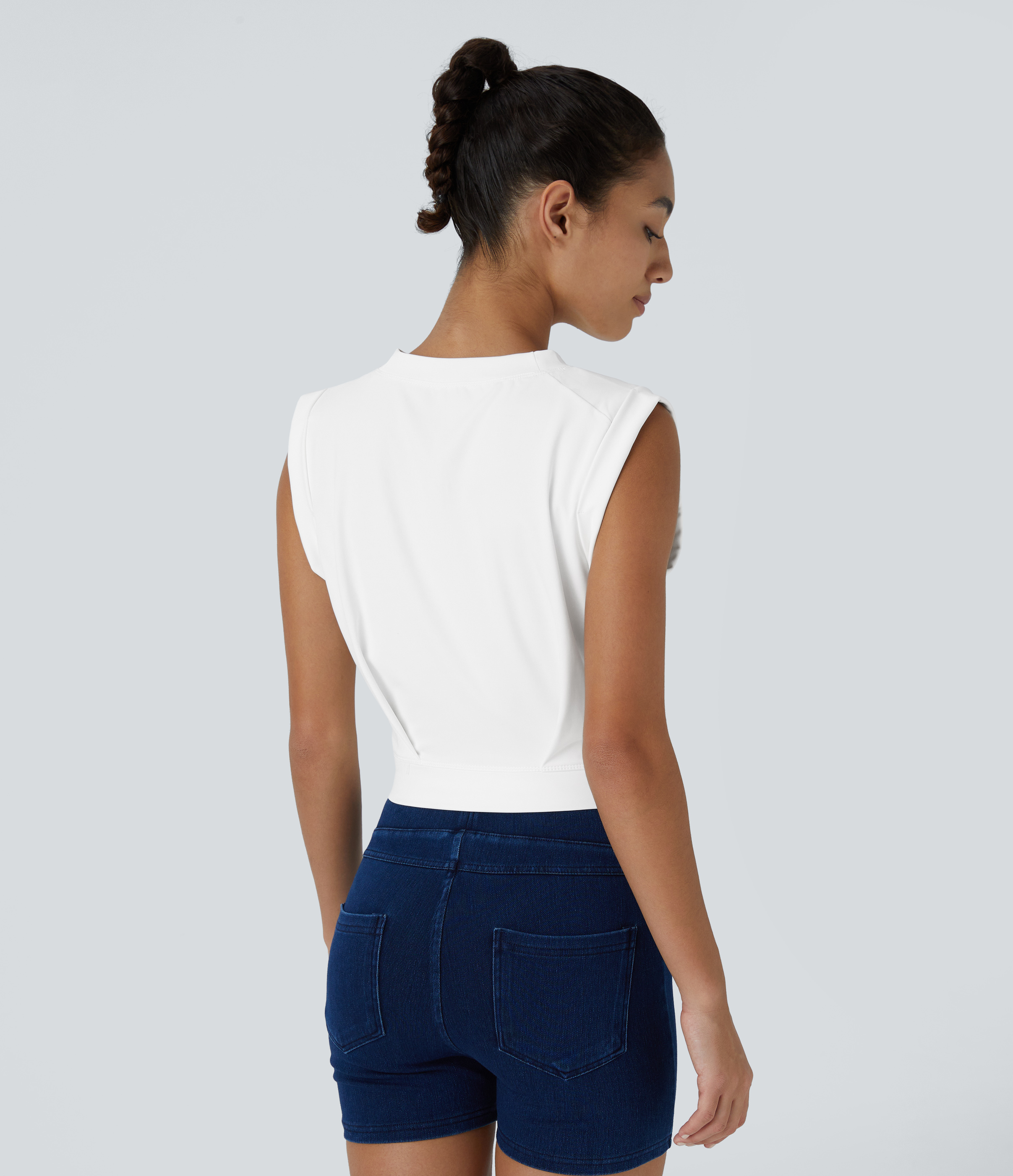 Halara Crew Neck Sleeveless Cropped Yoga Tank Top Tank Top - White - XL golf tops halter top tunic tops sleeveless tops backless top 