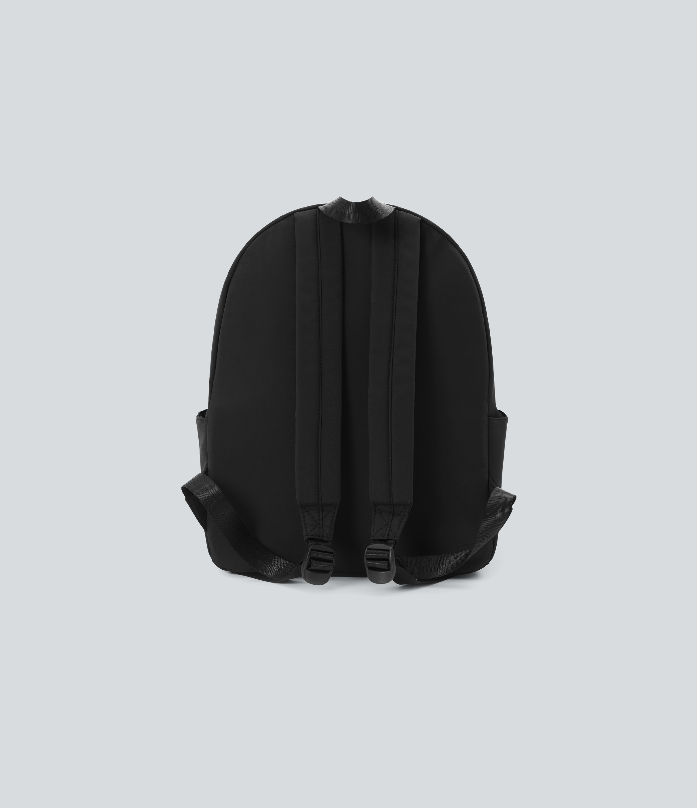 Schwarz Rucksack mit Halara-Logo / 2