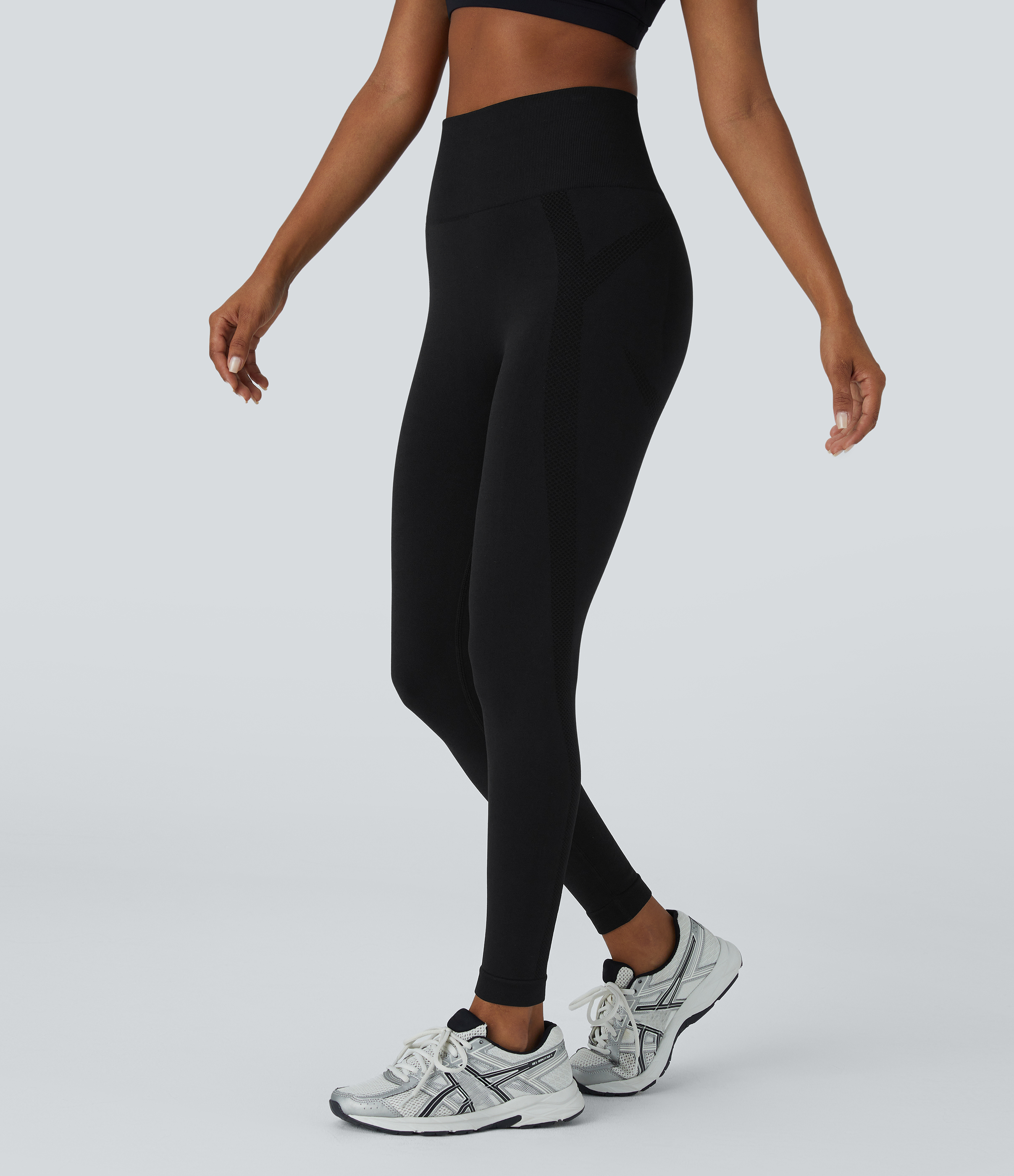 Halara Seamless Flow High Waisted Ruched 7/8 Yoga Leggings  - Black - M(7/8) gym leggings leggings with pockets leggings with butt lift 