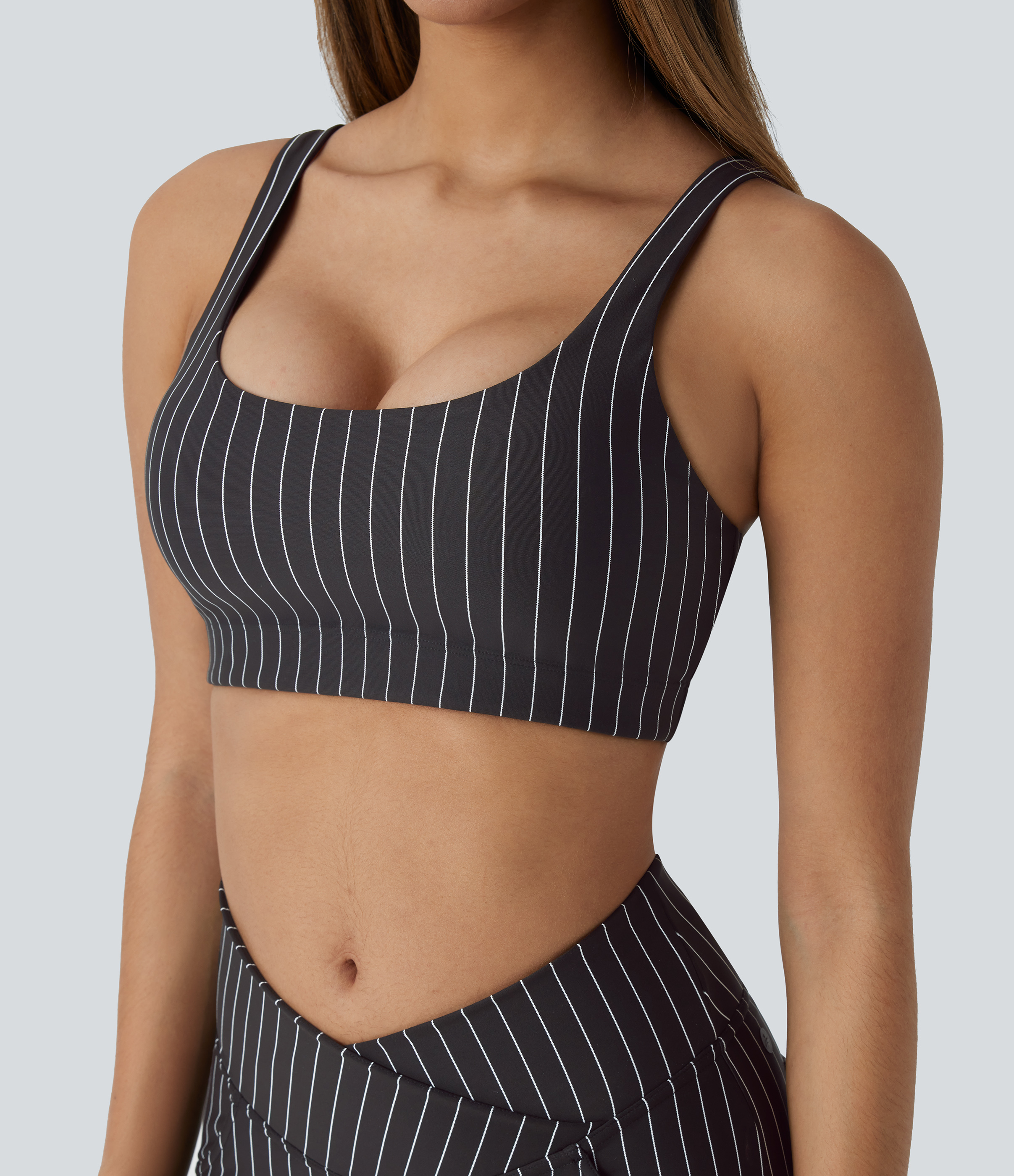 Halara Low Support U Neck Backless Stripe Cool Touch Yoga Sports Bra  - Black White Oxford Pinstripe - XS push up bra strapless bra 