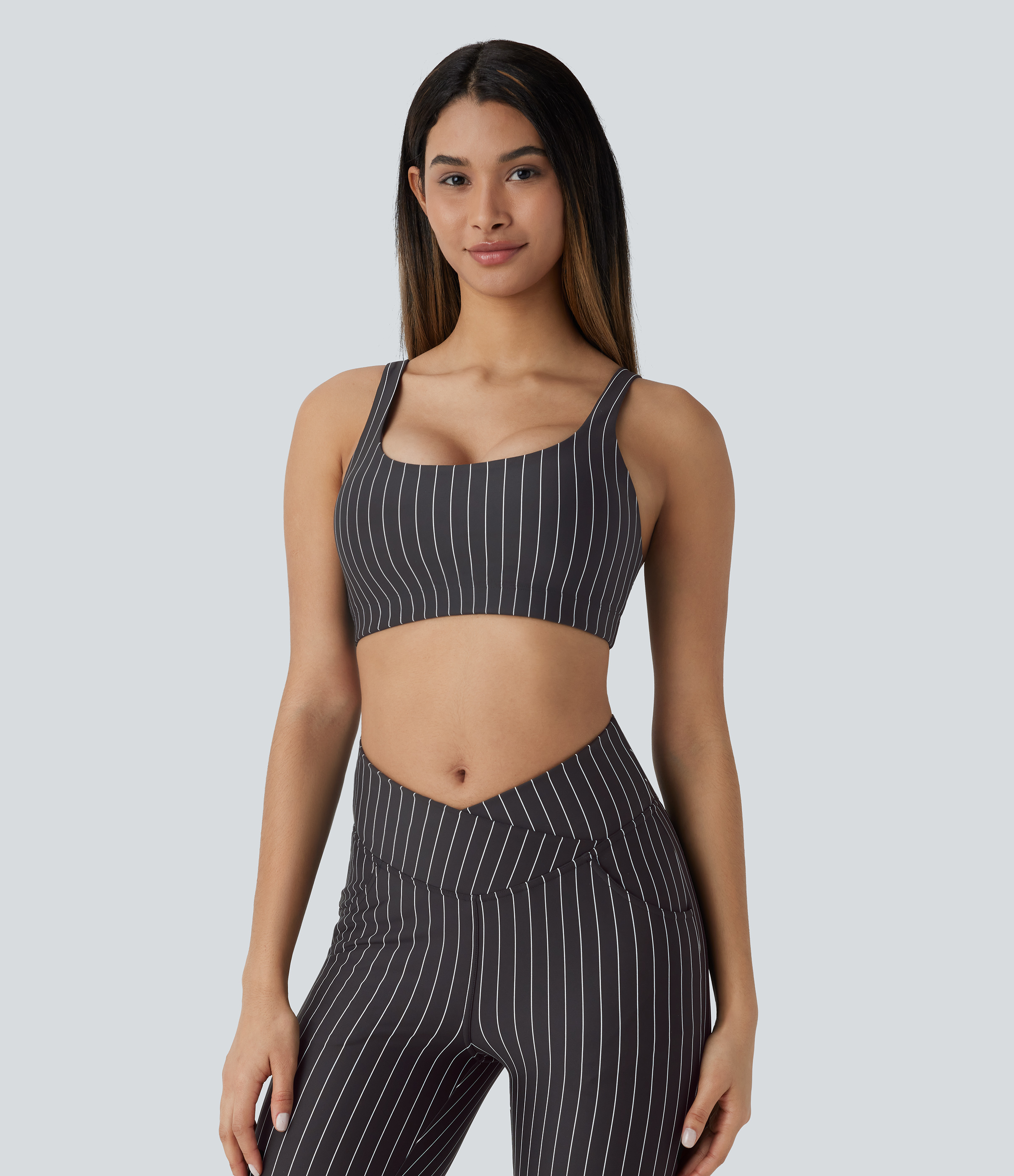 Halara Low Support U Neck Backless Stripe Cool Touch Yoga Sports Bra  - Black White Oxford Pinstripe - XS push up bra strapless bra 