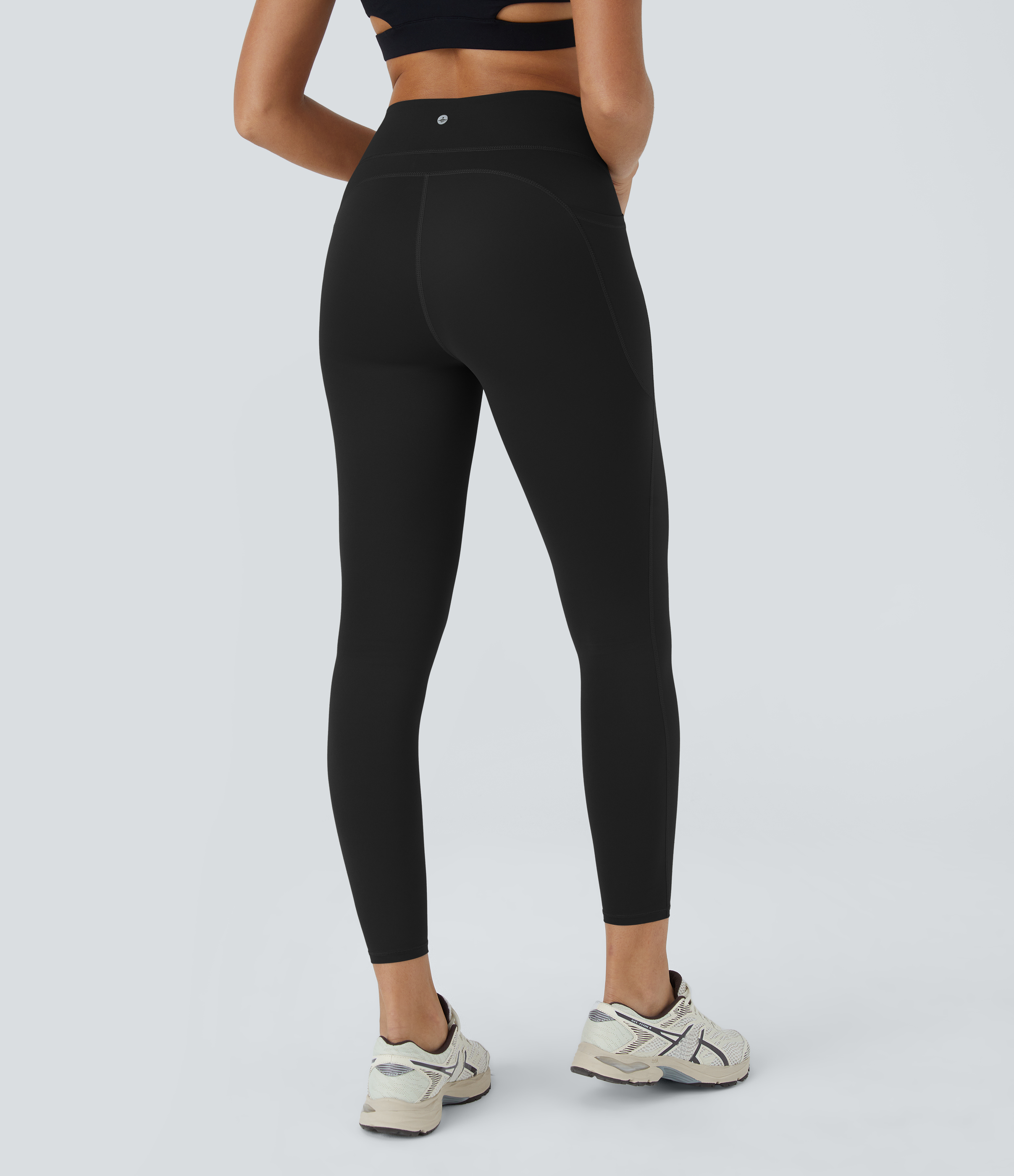 Halara UltraSculptв„ў High Waisted Side Pocket Training 7/8 Leggings  - Black - M gym leggings leggings with pockets leggings with butt lift 