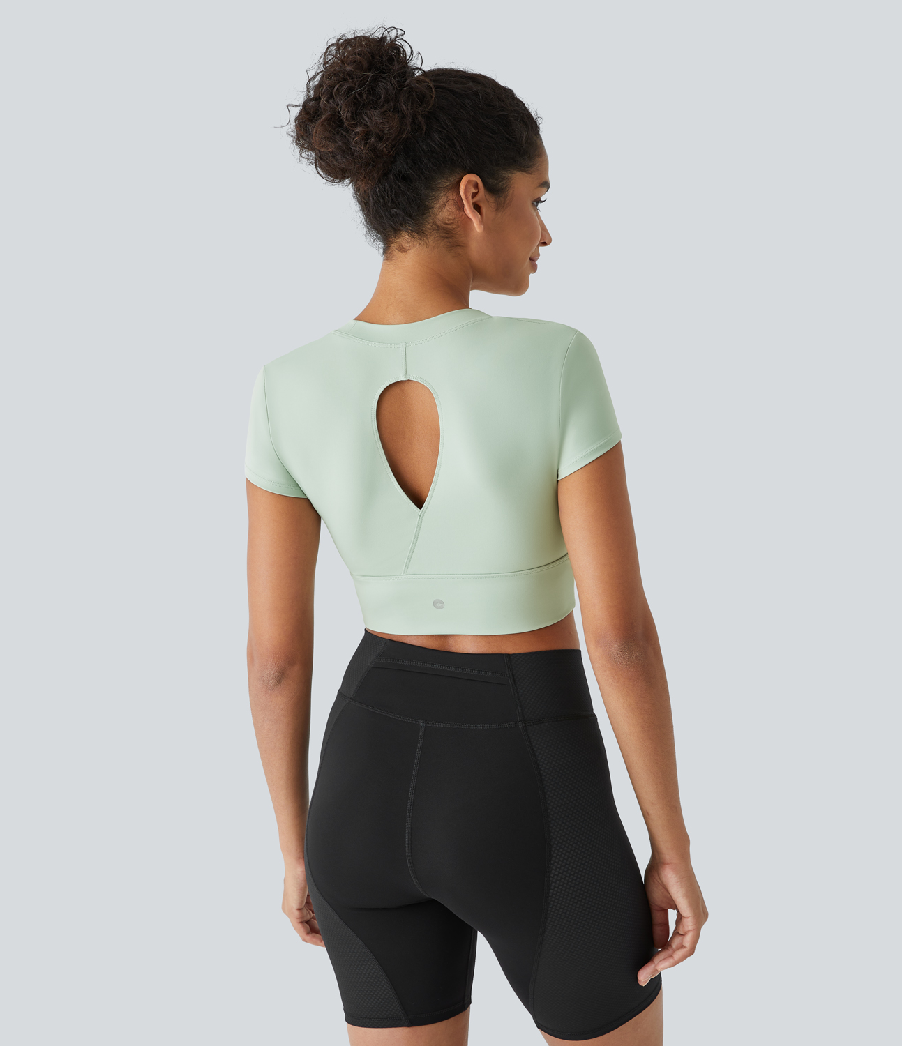 Halara U Neck Short Sleeve Teardrop Cut Out Cropped Yoga Sports Top  - Light Bean Green - XS 