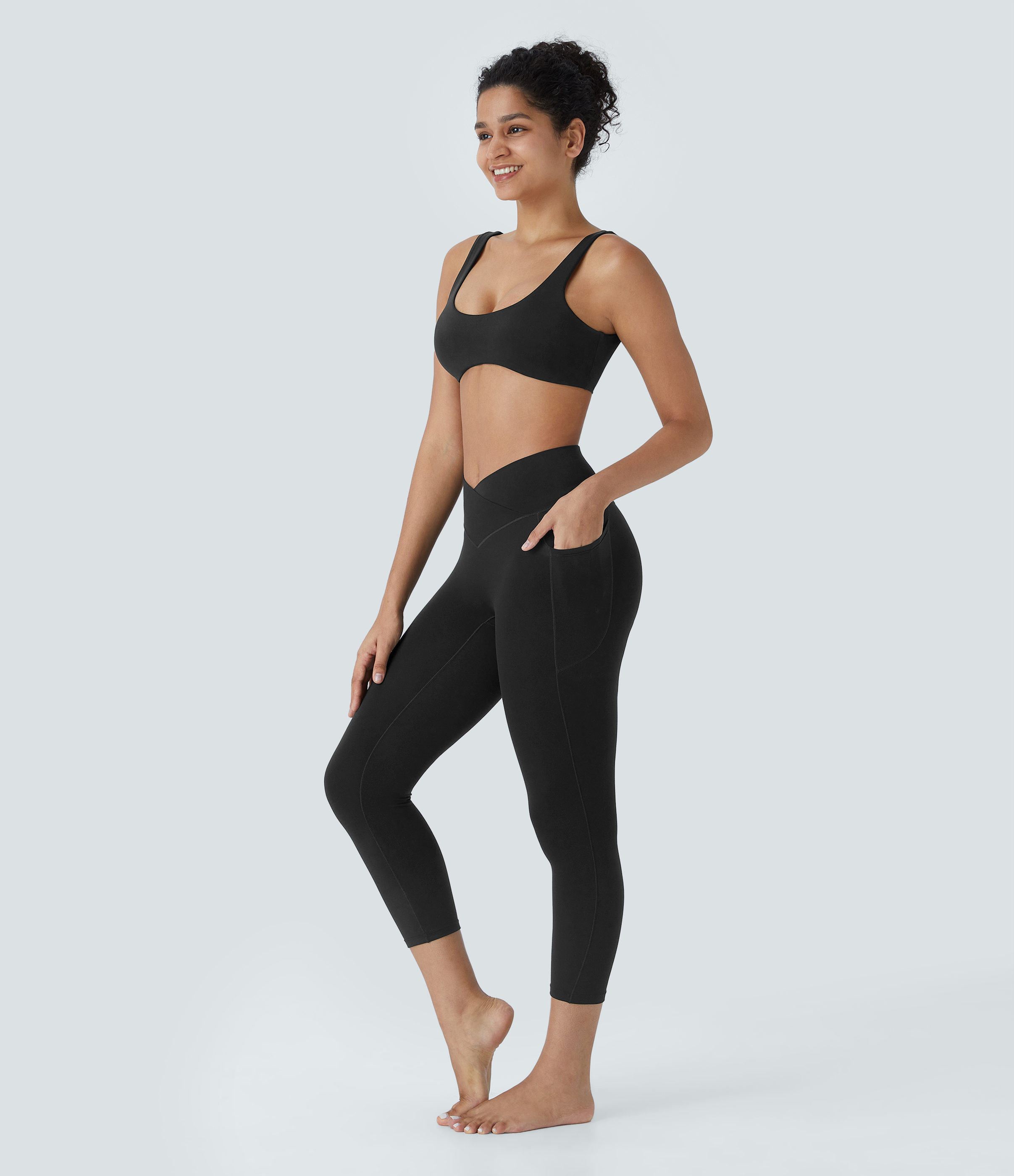Halara Softlyzeroв„ў High Waisted Crossover Pocket Capri Yoga Leggings  - Black - M gym leggings leggings with pockets leggings with butt lift 