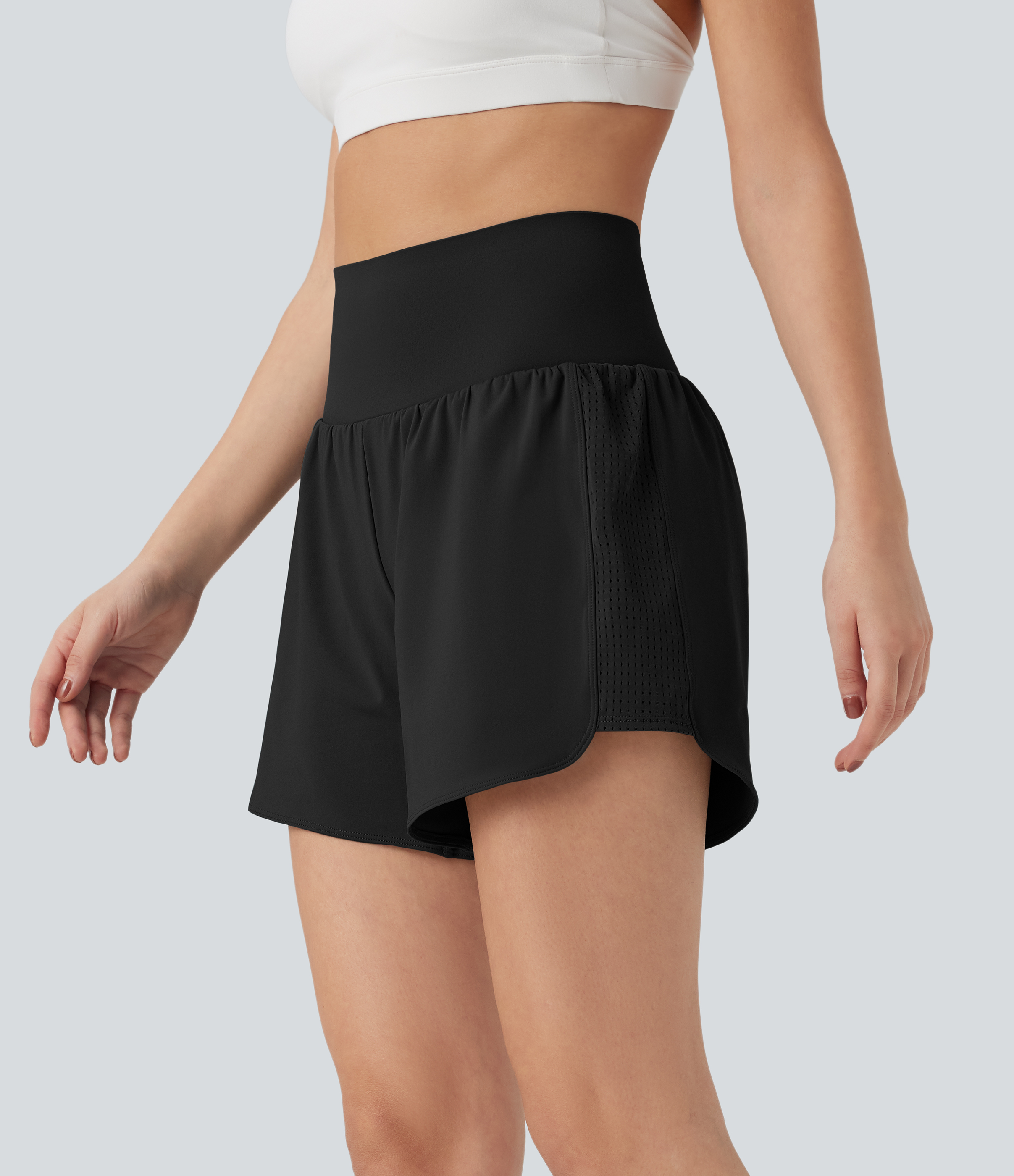 Negro Pantalones cortos de yoga moldeadores SoCinched 2 en 1 de cintura alta con control de abdomen y malla en contraste de 12,7cm con bolsillos / 1