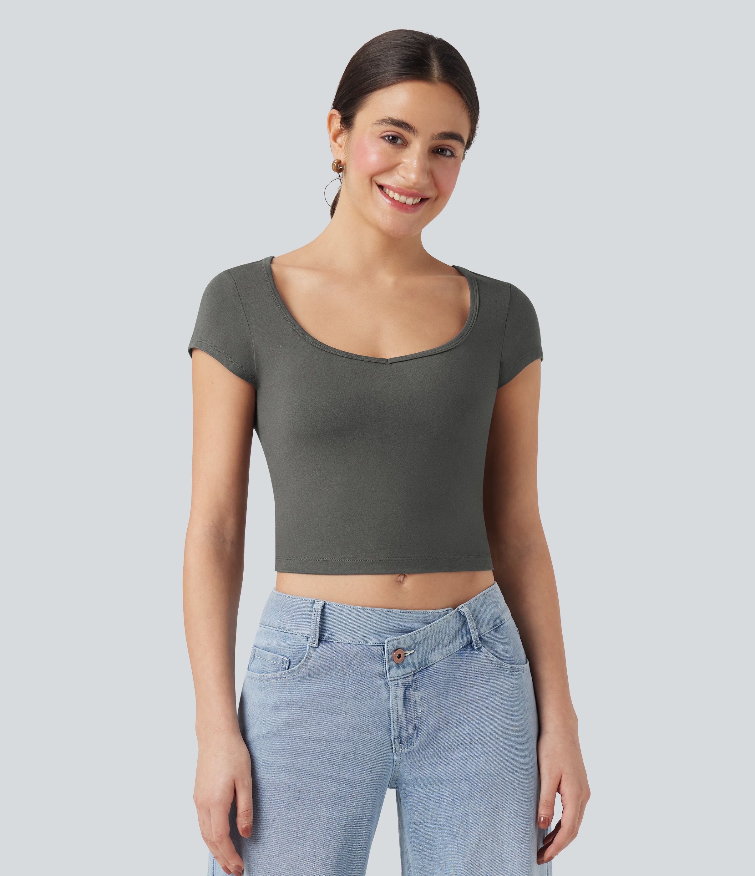 Lässiges T-Shirt mit V-Ausschnitt und kurzen Ärmeln