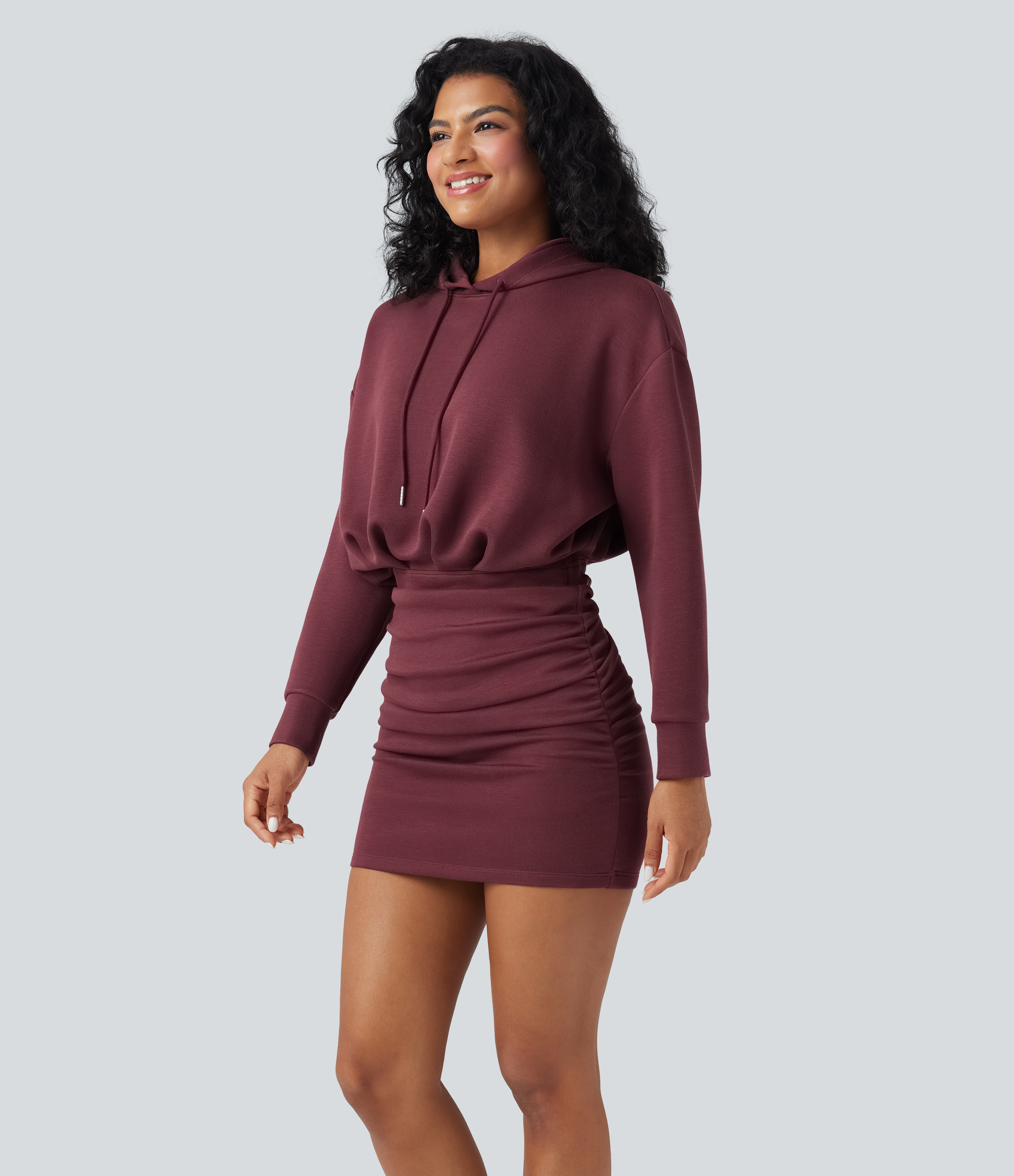 SpacerTek™ - Lässiges, gerafftes, figurbetontes Minikleid mit Kapuze und langen Ärmeln