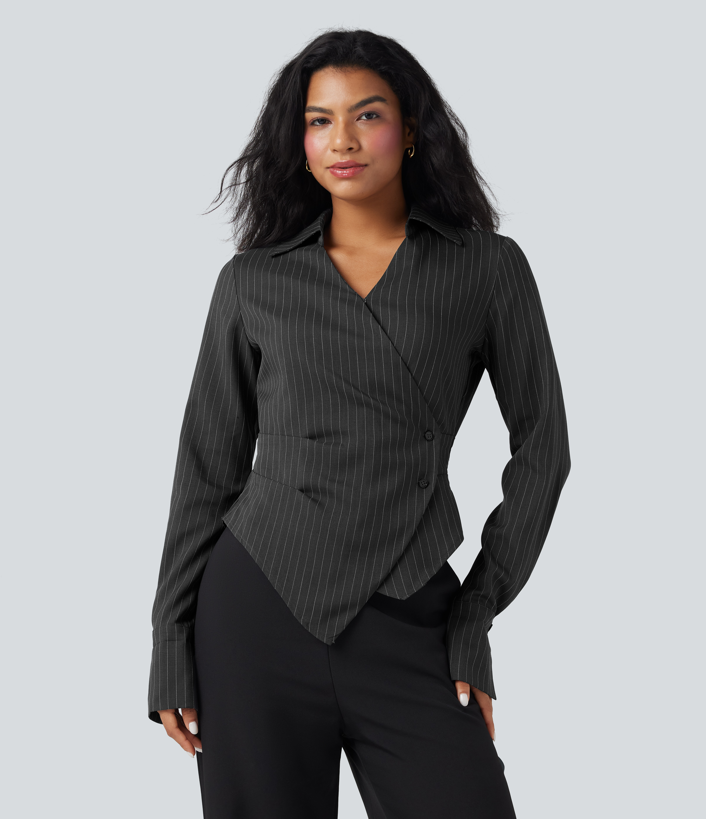 Charcoal Pinstripe Camisa de oficina de manga larga cruzada con cordones y rayas / 1