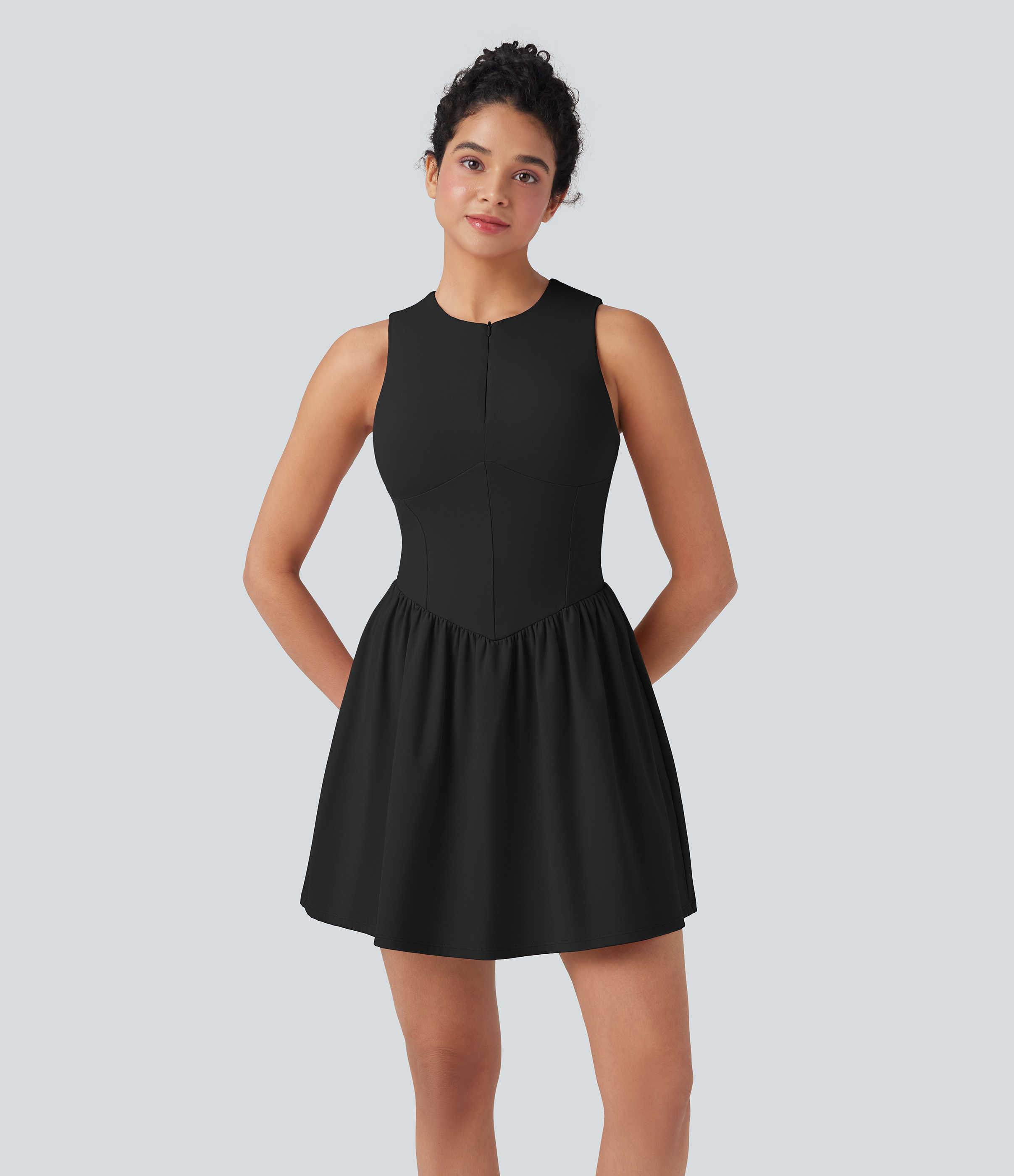 Halara – Softlyzero™ Airy SoCinched-Mini-Tennis-Aktivkleid mit halbem Reißverschluss und bauchwegsformenden Shorts – Schwarz – S
