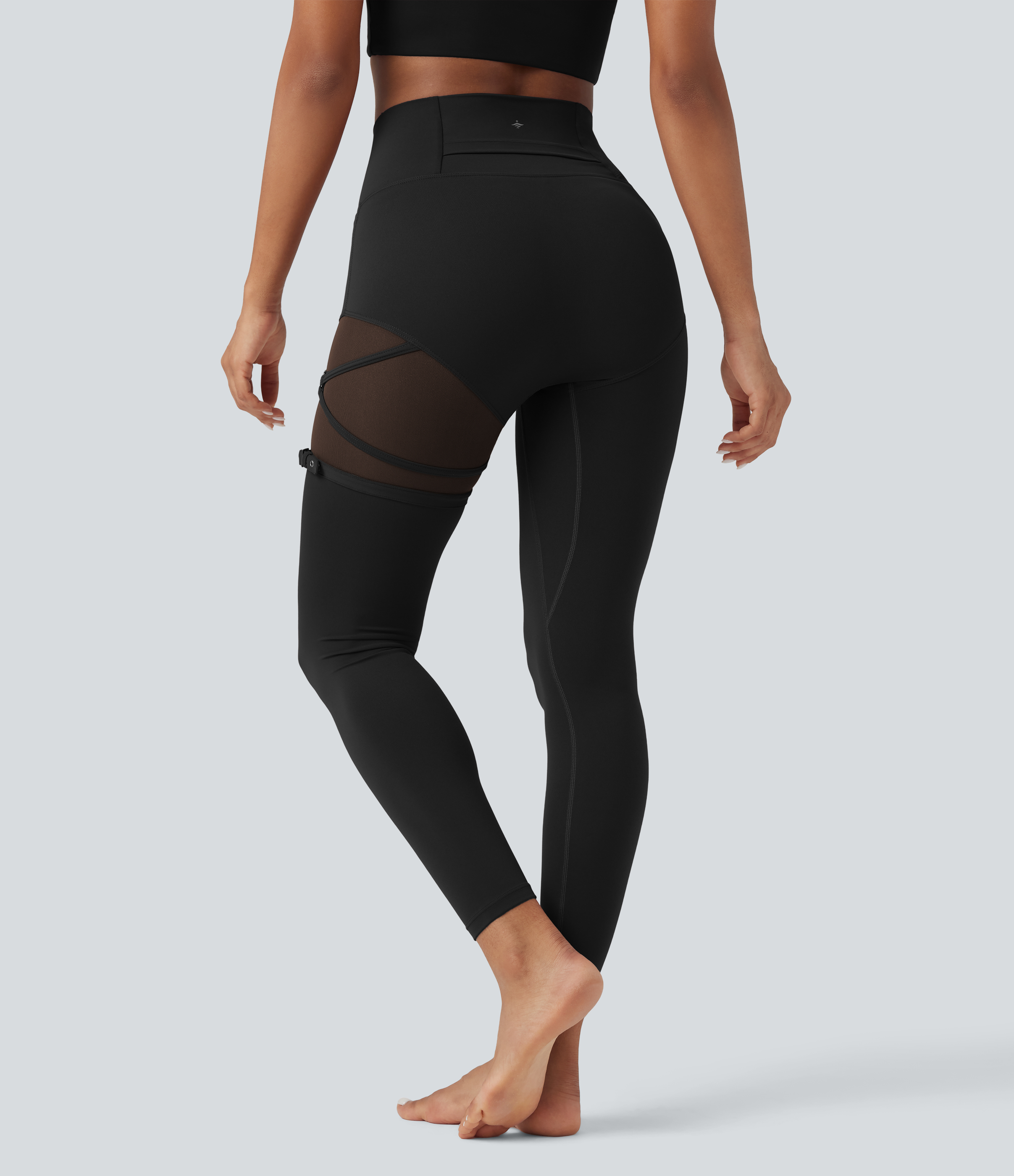 Black Leggings de baile SoftlyZero™ de tiro alto con malla en contraste, hebilla ajustable y bolsillo - UPF50+ / 2