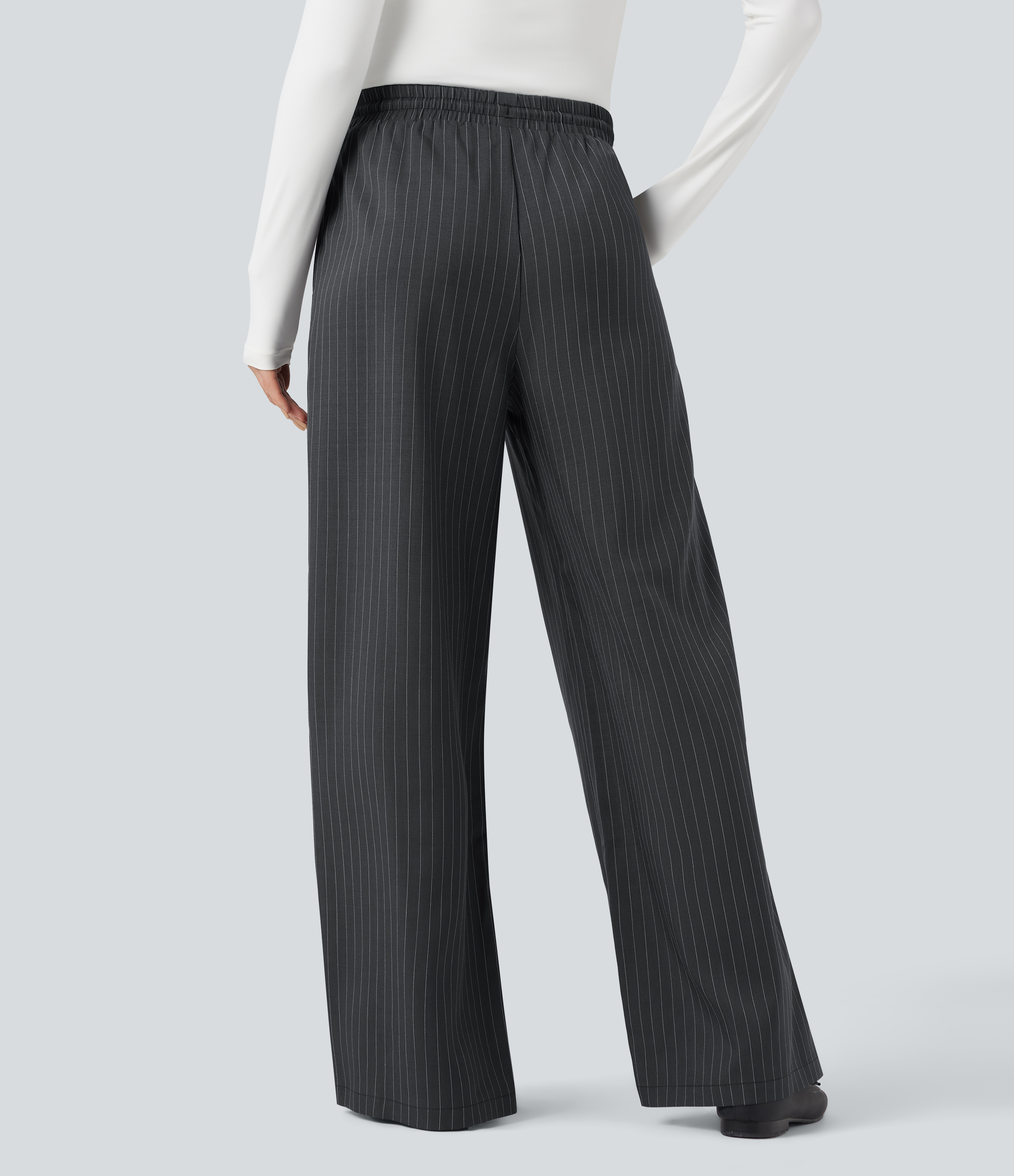 Charcoal Pinstripe Pantalones casuales anchos de tiro alto con cordón a rayas y bolsillos / 2