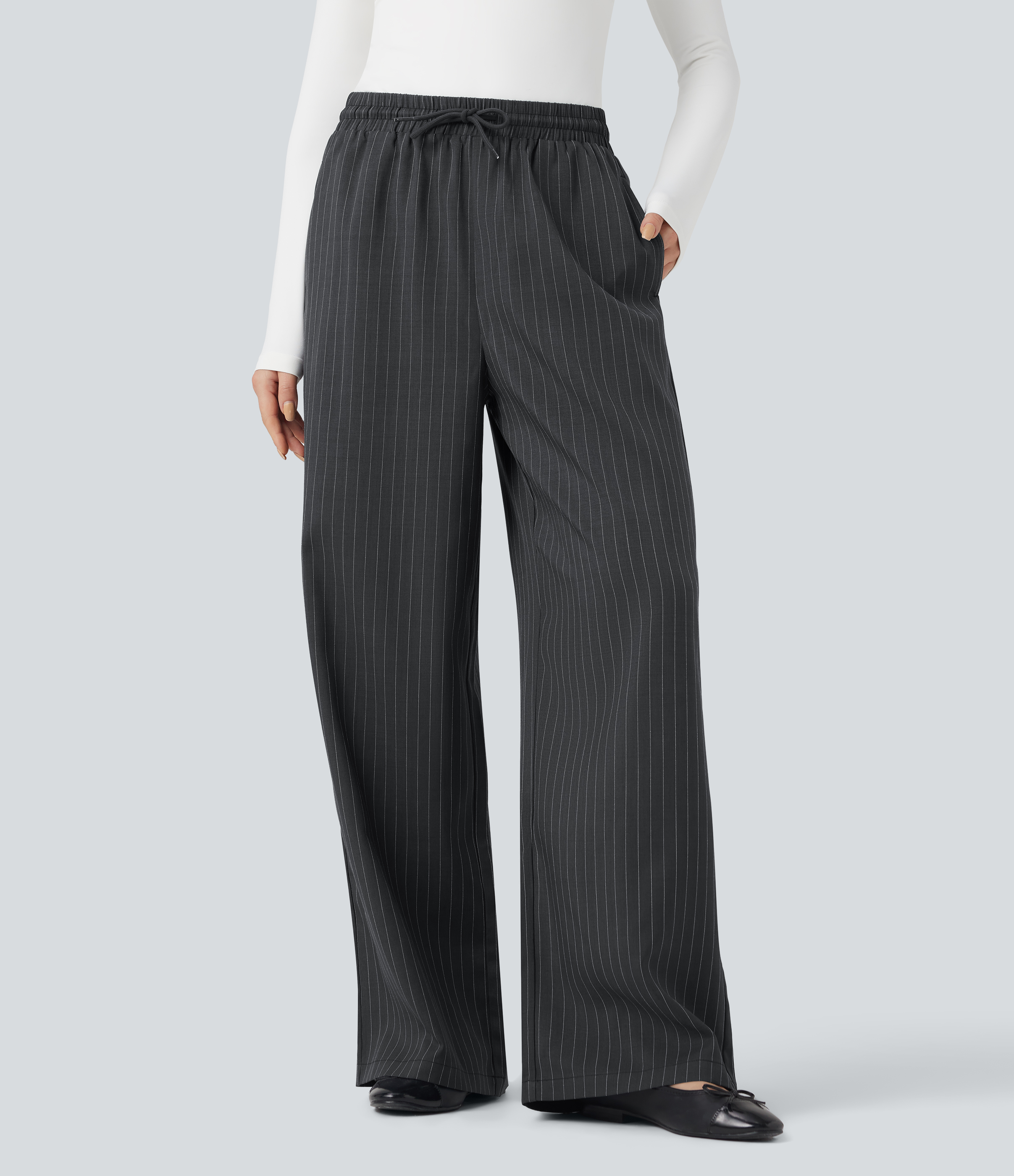 Charcoal Pinstripe Pantalones casuales anchos de tiro alto con cordón a rayas y bolsillos / 1