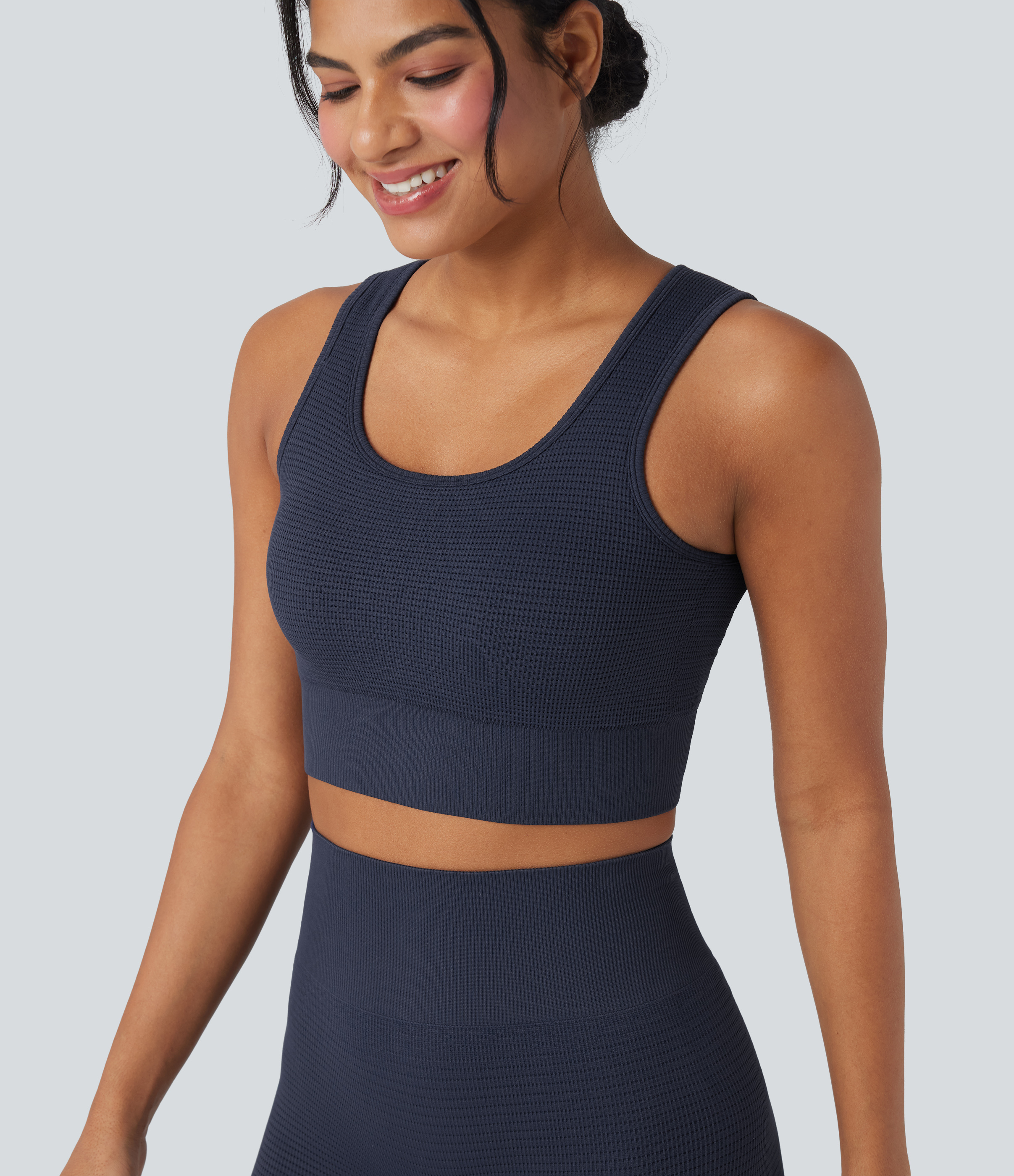 OneForm - Short yoga sports bra with U-neck, low support, waffle fabric and seamless flow