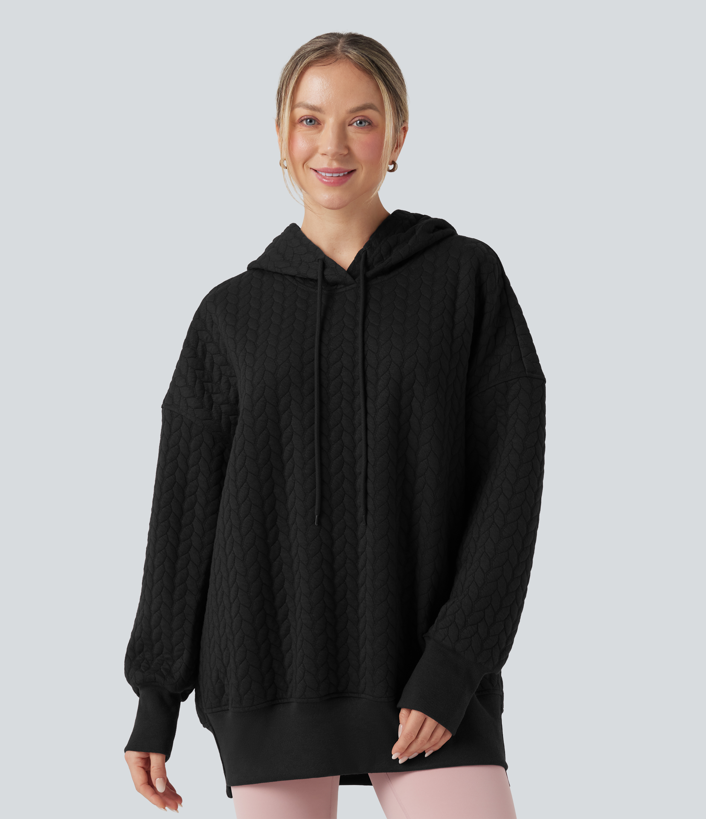 Lässiges Sweatshirt mit Kapuze und langen Ärmeln