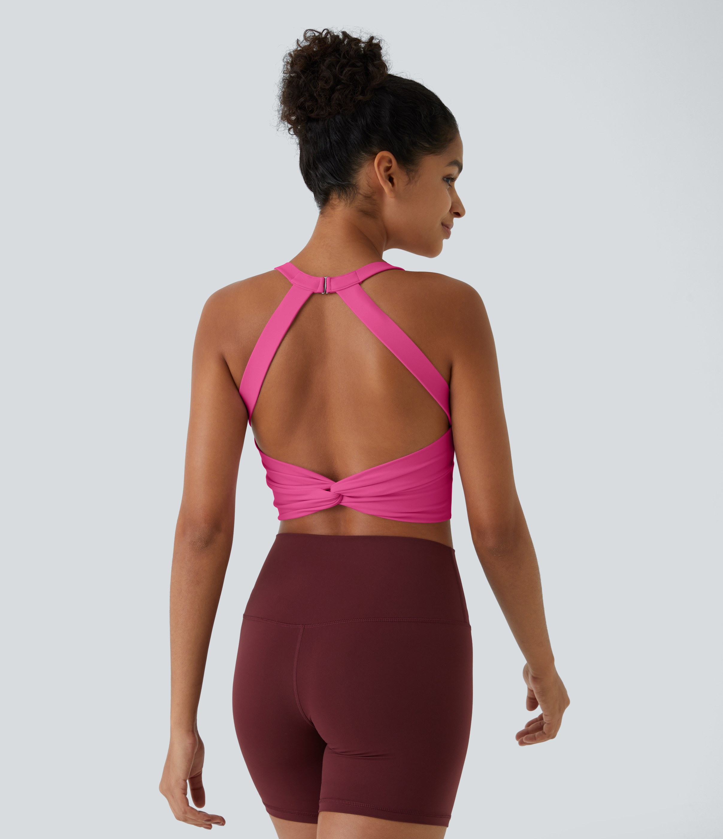 Débardeur de yoga SoftlyZero™ court et découpé à faible maintien pour bonnets A-C