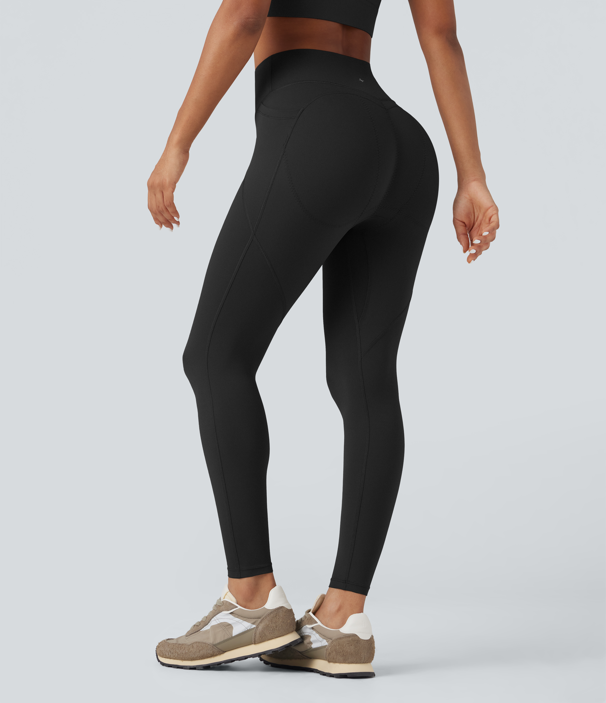 Negro Leggings Halara UltraSculpt™ de tiro alto con control de abdomen, levantamiento de glúteos push-up en largo 7/8 con bolsillos / 2