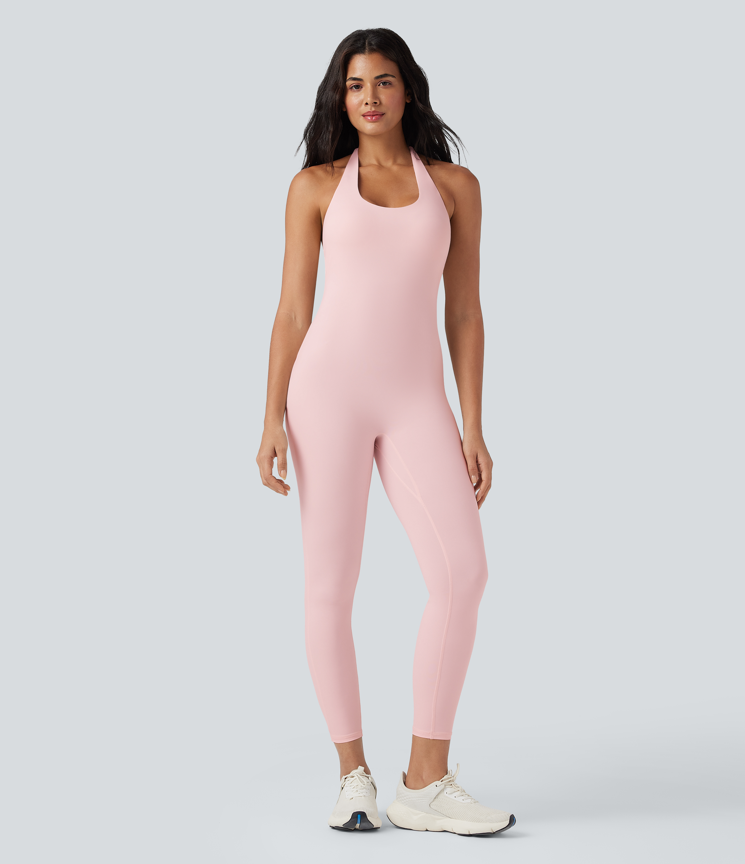 Primrose Pink Jumpsuit de yoga SoftlyZero™ ajustado con escote halter, fruncido y espalda anudada  / 2