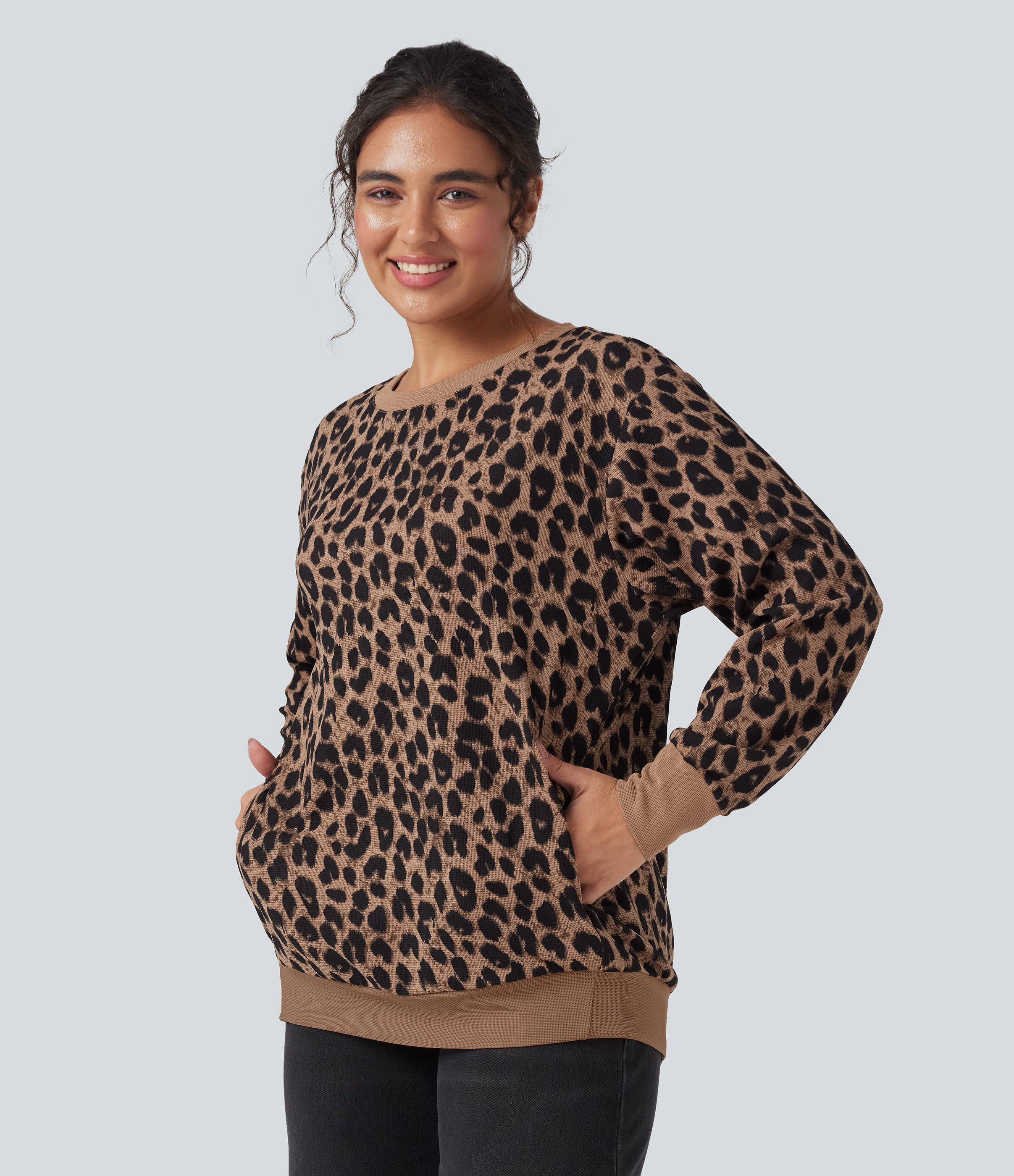 Sudadera casual extragrande de manga larga con cuello redondo y estampado de leopardo con bolsillos