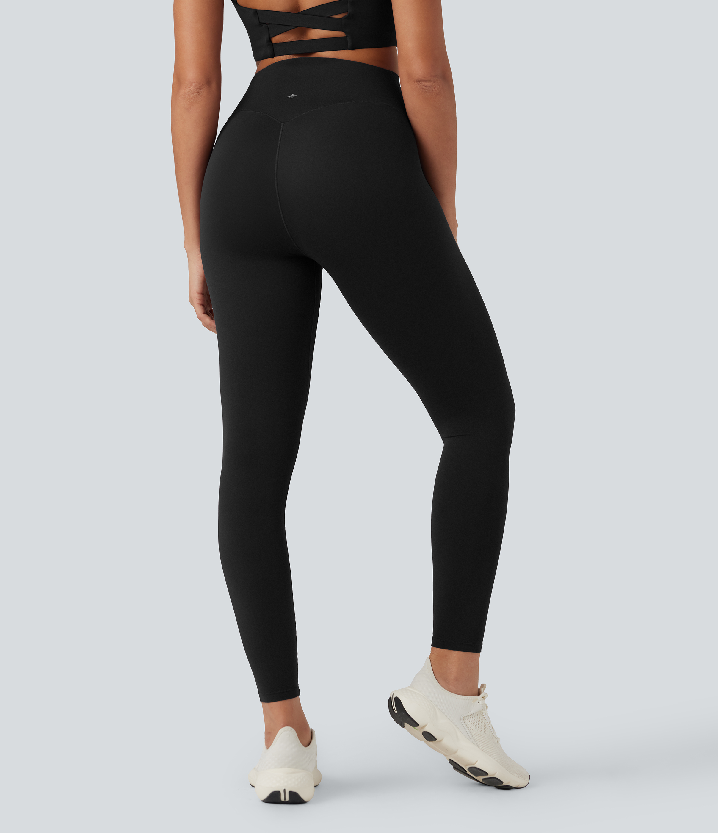 Noir Legging yoga SoftlyZero™ gainant taille haute avec poche - UPF50+ / 2