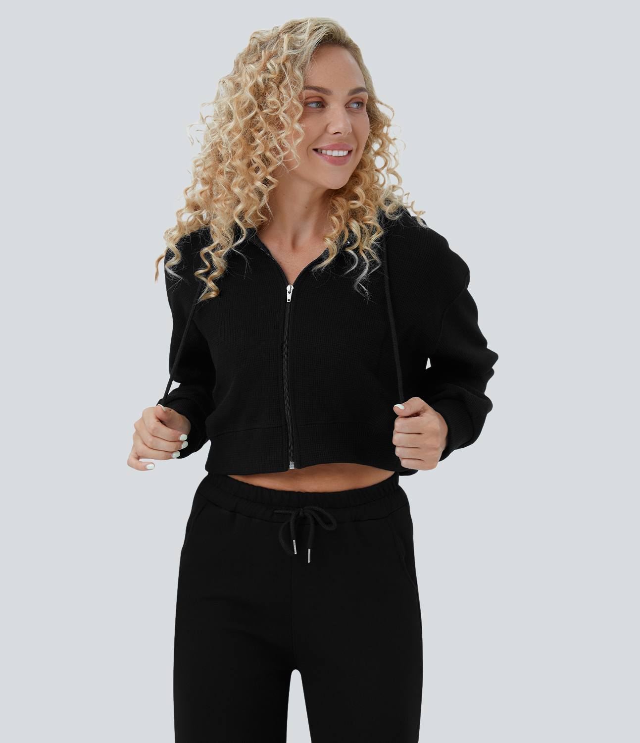 Noir Sweat-shirt court, décontracté et sportif en coton, à capuche, en tissu gaufré, à cordon et à fermeture éclair / 2