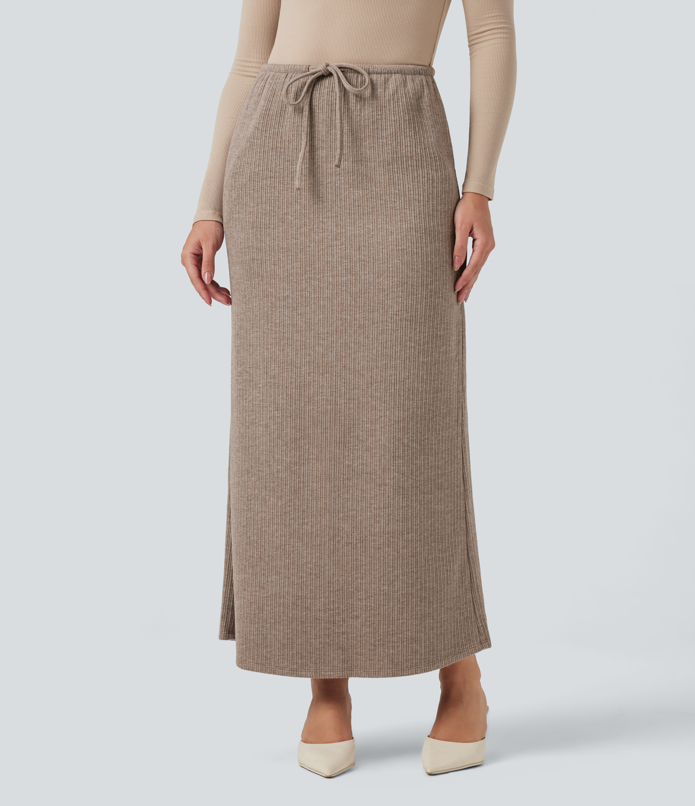 Mocha Meringue Ribbed maxi casual skirt with a mid-rise waistband, side pockets and a drawstring. / 2