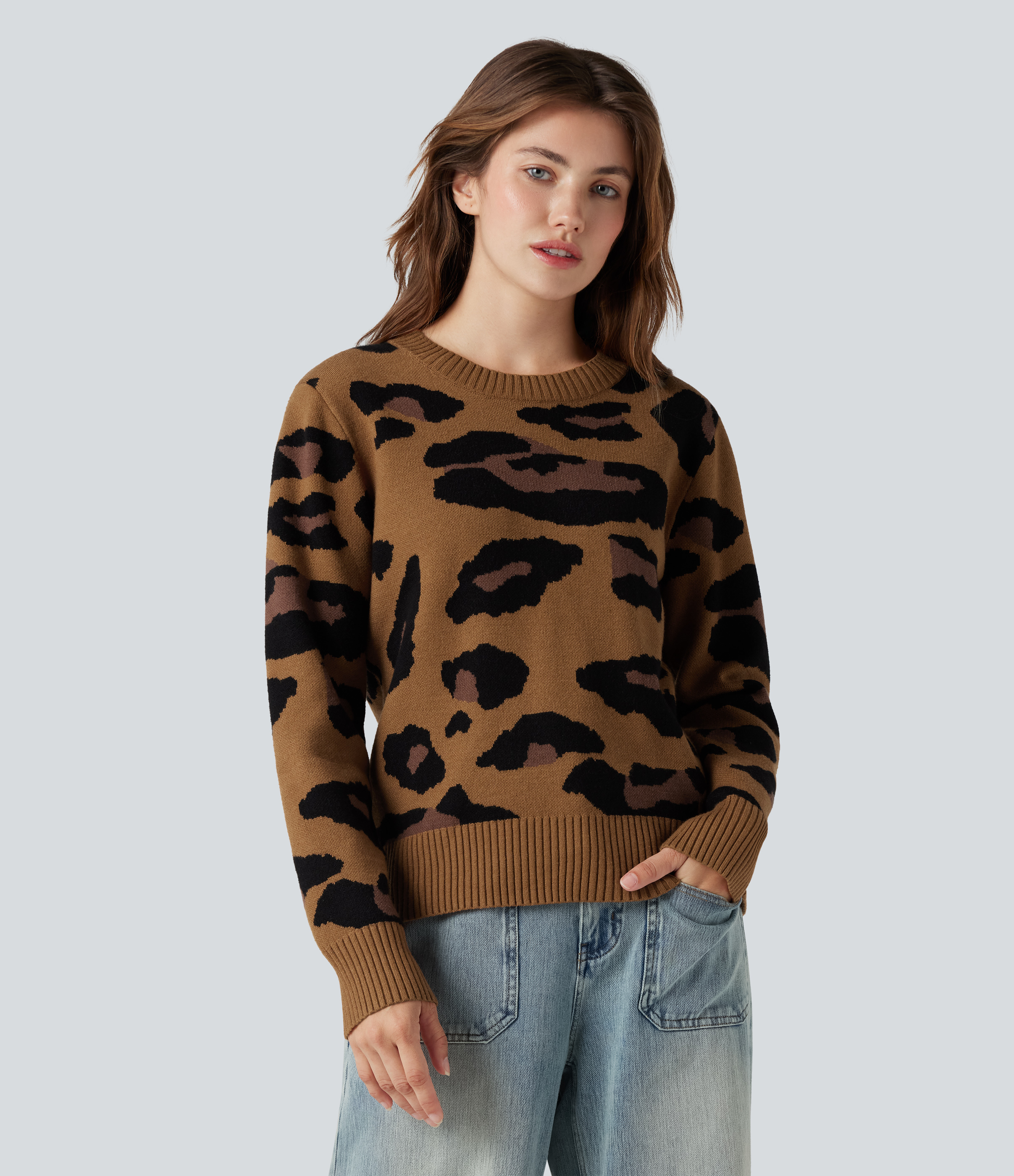 Mocha Camo Pull col rond manches longues imprimé léopard / 1