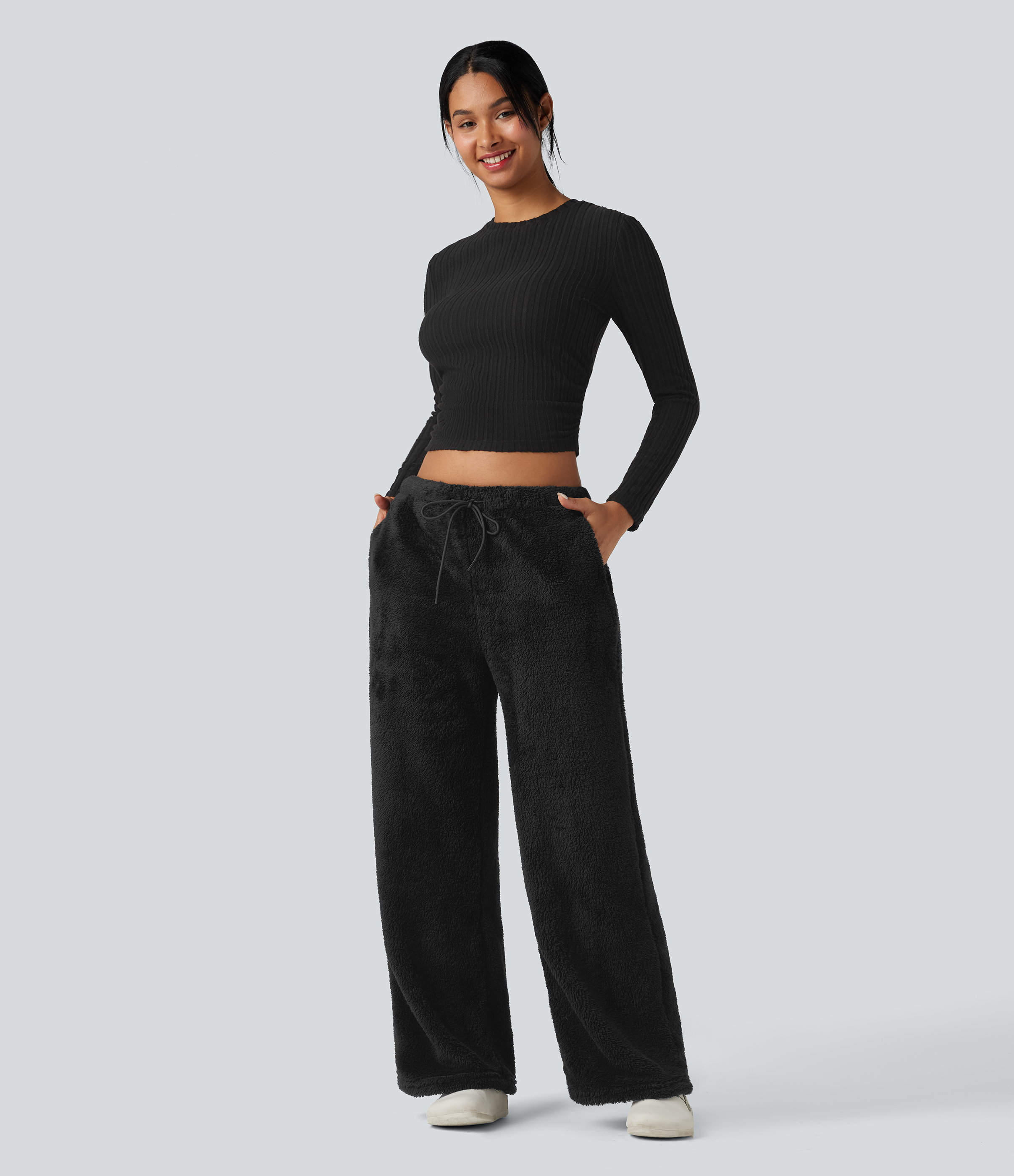 Teddy-Freizeithose mit mittelhohem Bund, Seitentaschen, Kordelzug und geradem Bein
