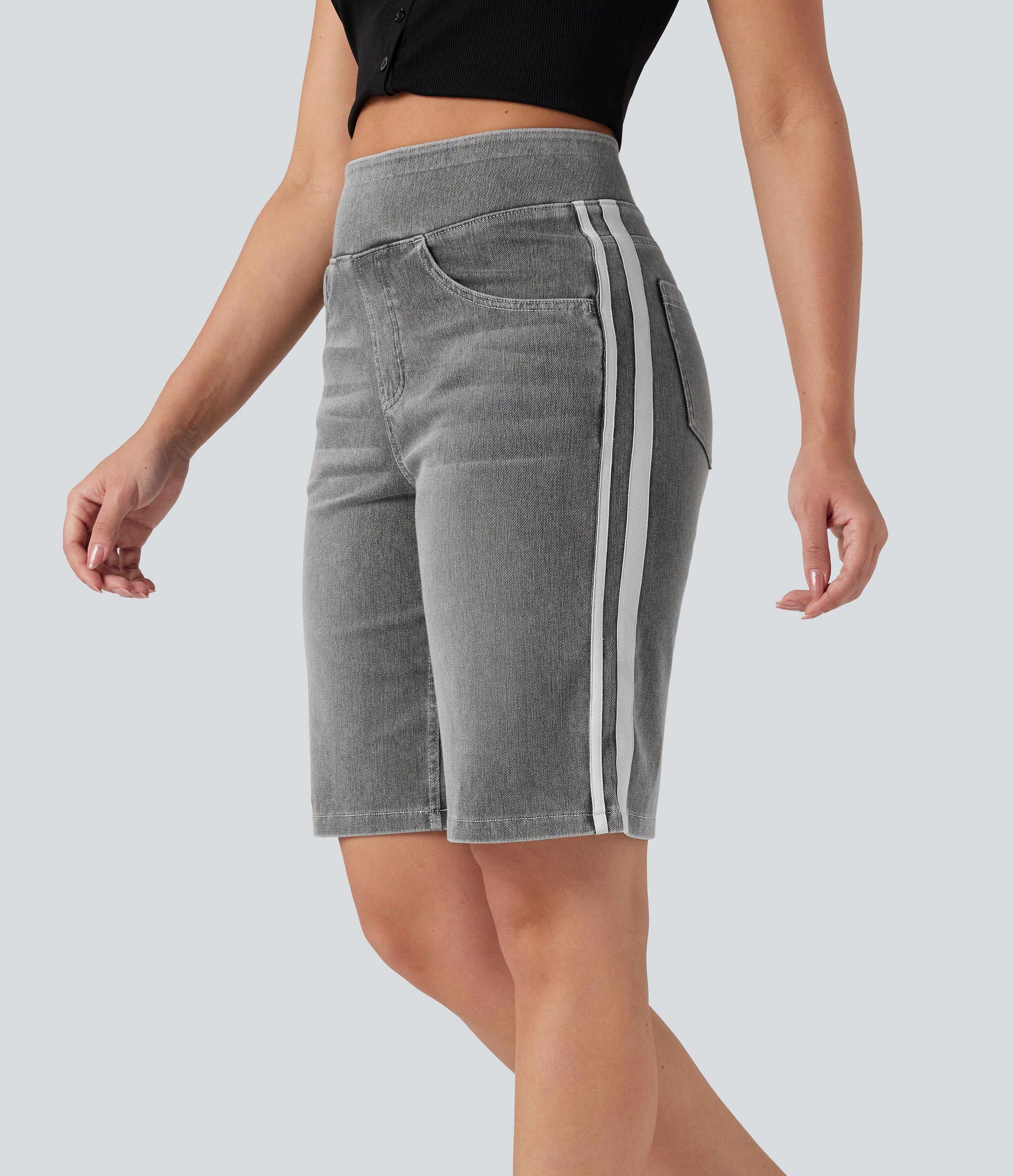 Halara Flex™ shorts holgados en denim lavado a rayas, de talle alto, casual, con bolsillos