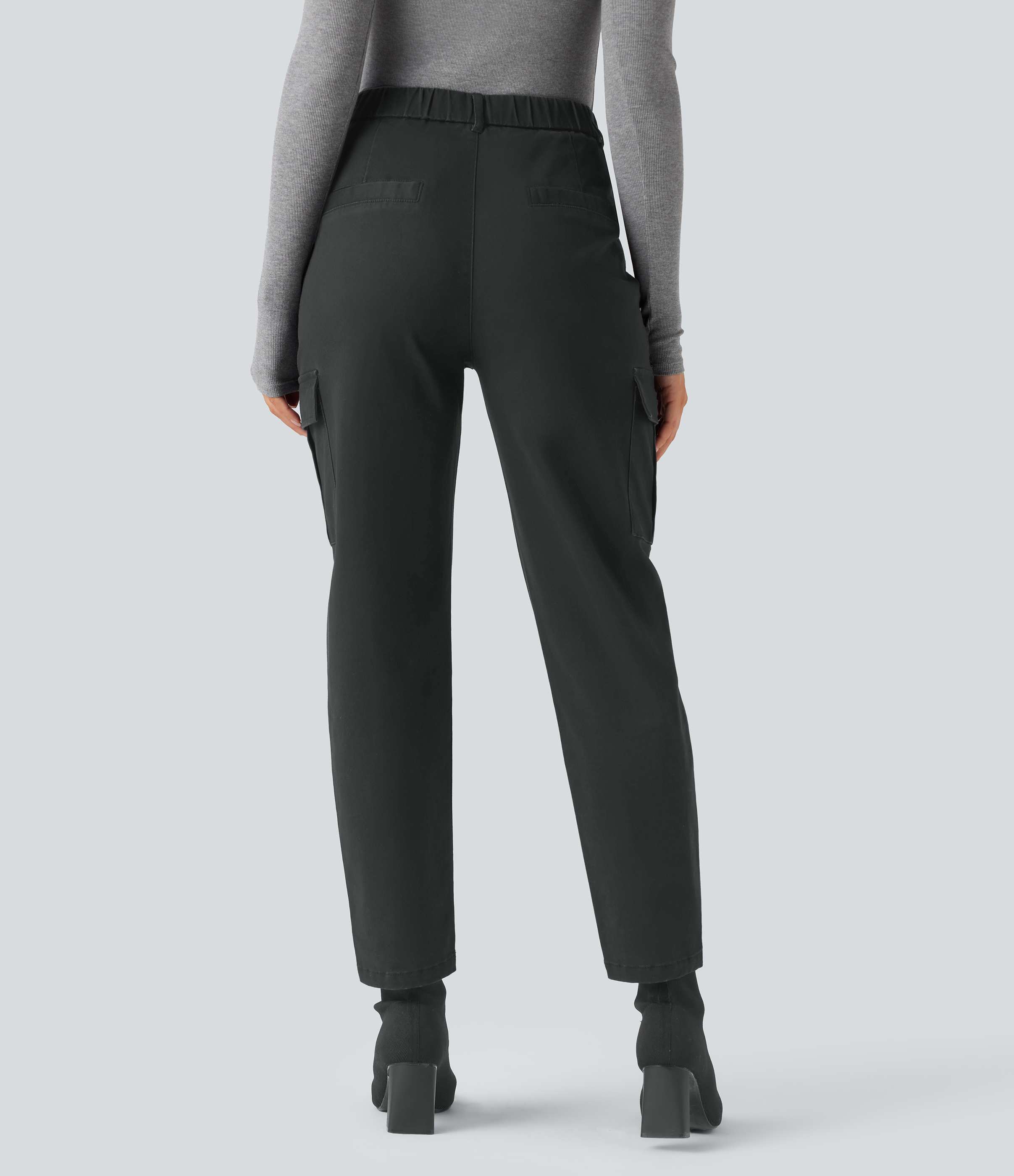 Schwarz Hochtaillierte, legere Chino-Hose aus Baumwolle, 7/8-konisch zulaufend, mit Taschen / 2