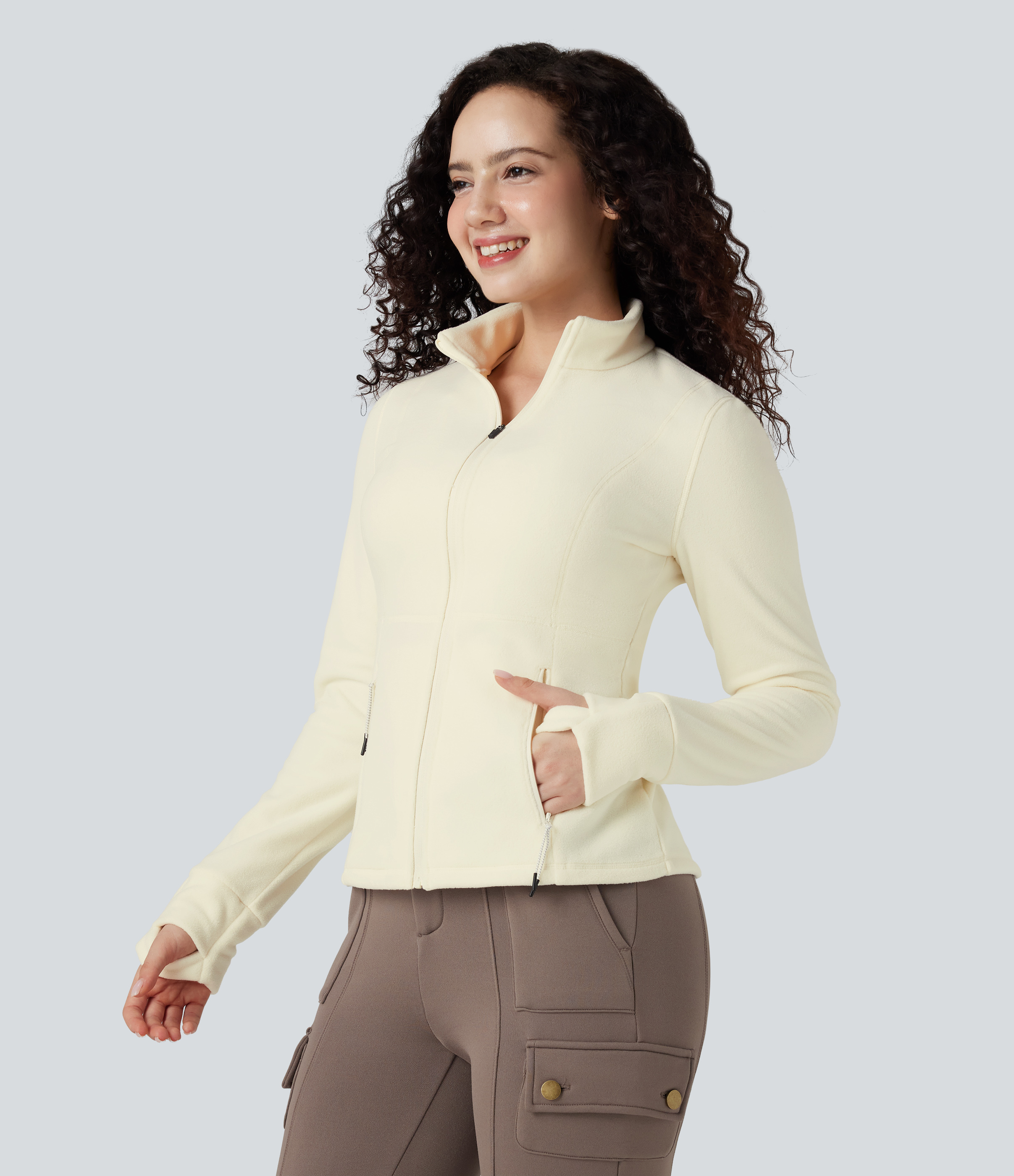 Wanderjacke mit Stehkragen, langen Ärmeln, Daumenlöchern und Taschen