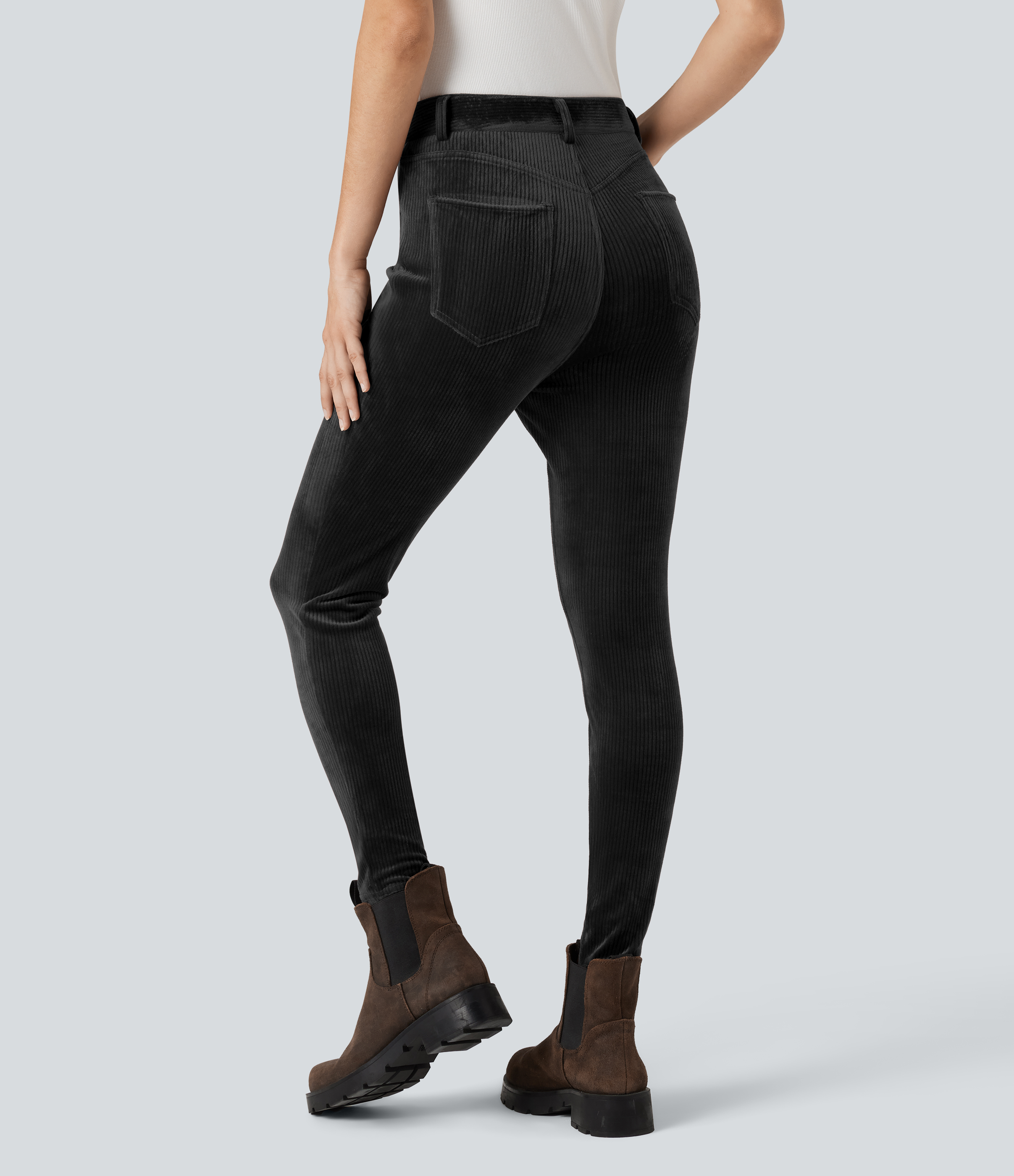 Gerippte Freizeithose aus Samt mit hohem Bund und mehreren Taschen