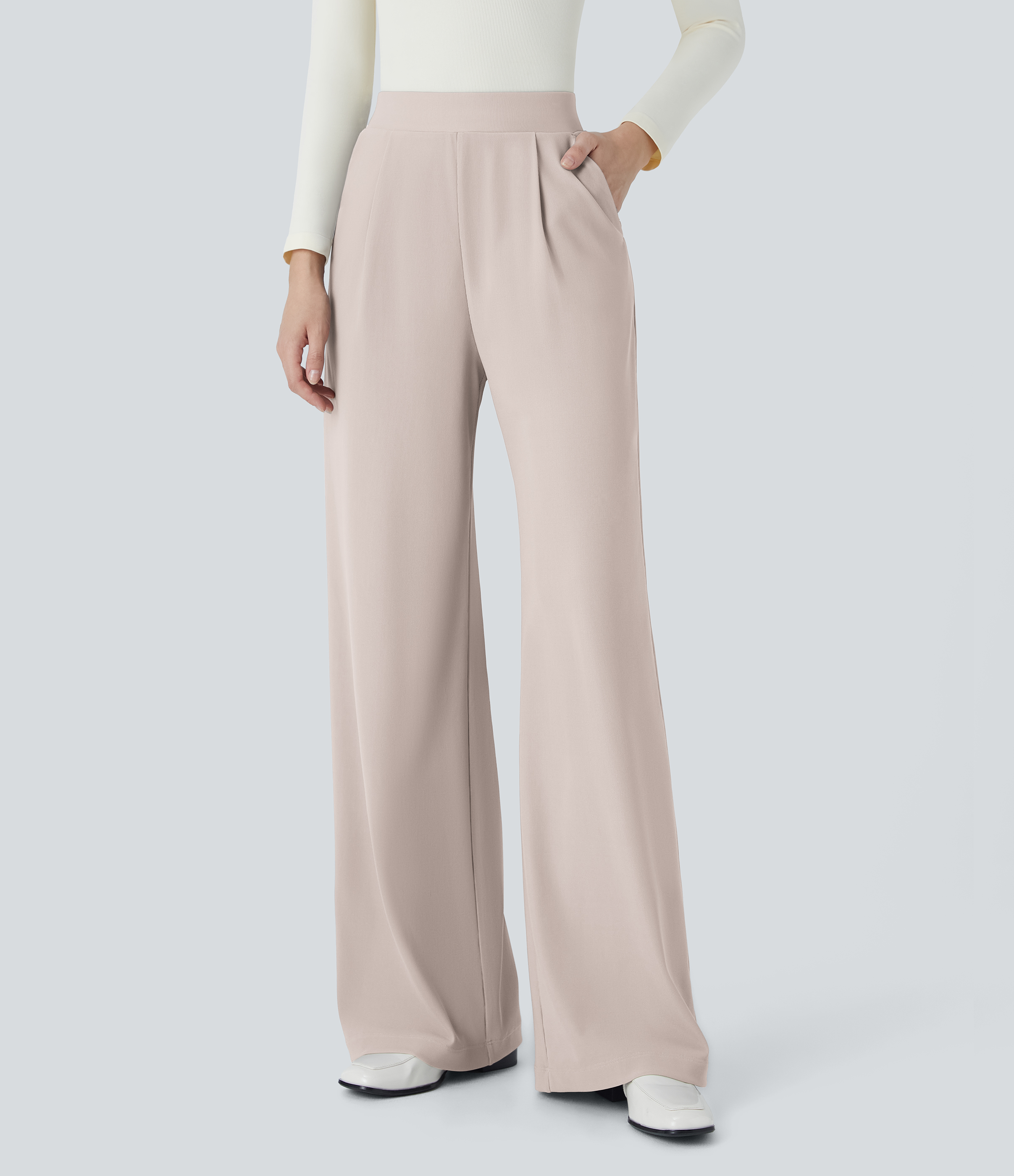 Pantalon de travail Halara Flex™ taille haute sculptant la silhouette, avec poches et jambes larges en micro-gaufrette gaufrée.