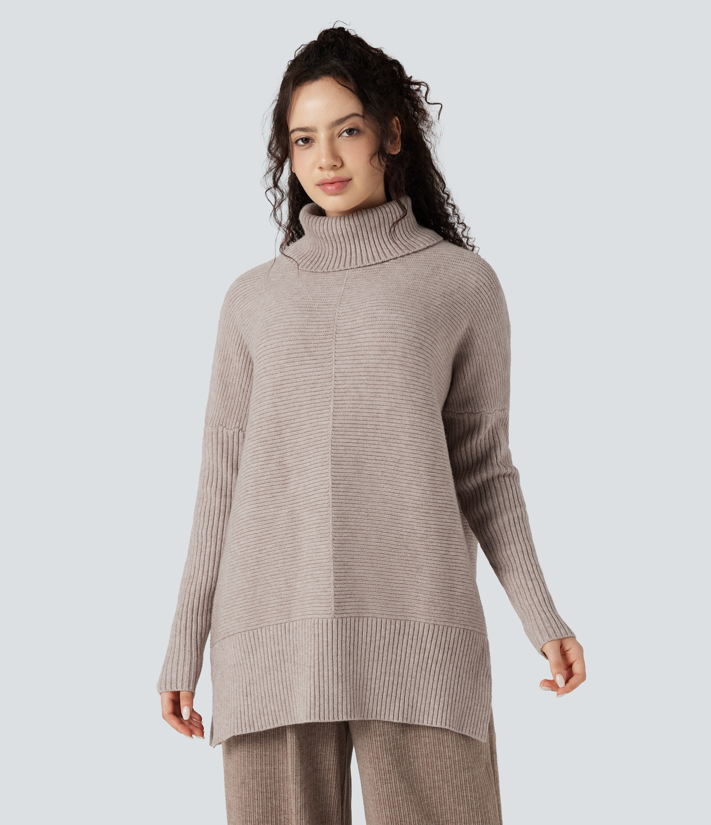 Pull col montant manches longues fendu