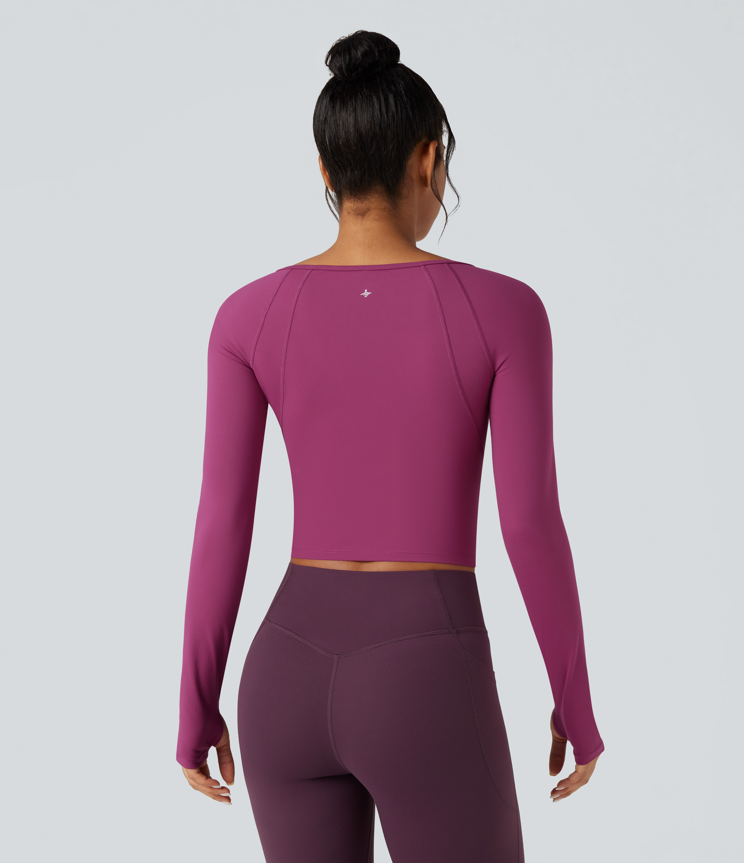 Ume Purple Top de sport yoga SoftlyZero™ Plush col carré manches raglan longues avec trous pouces / 2
