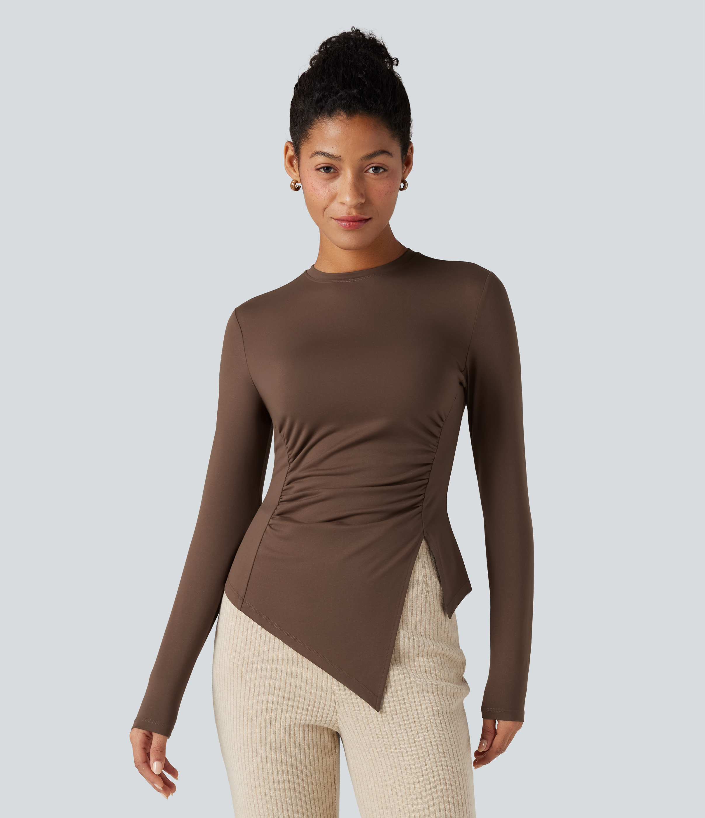 Chestnut T-shirt froncé ourlet fendu manches longues / 2
