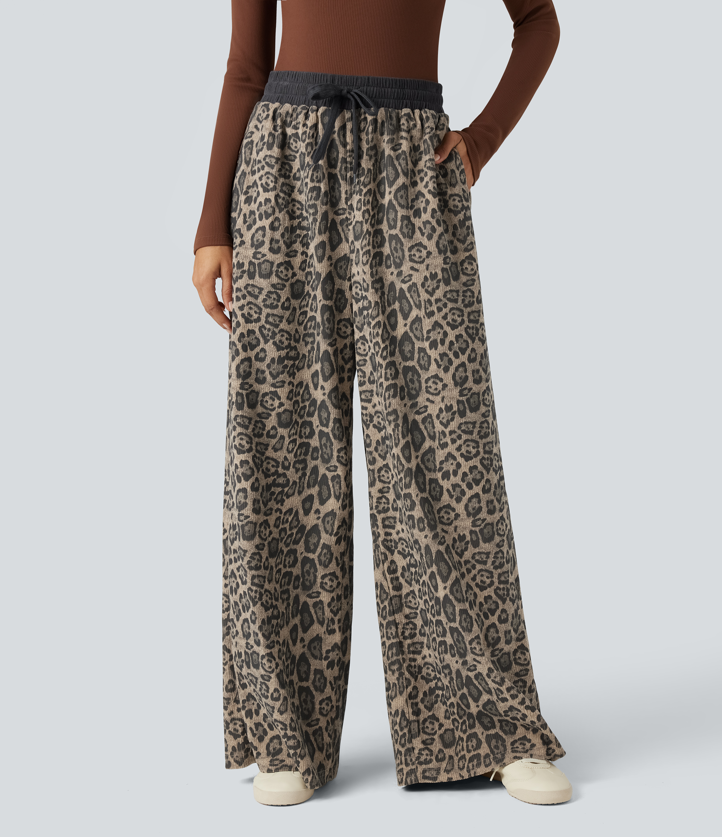 Olive Spot Camo Pantalon baggy imprimé léopard taille haute avec cordon de serrage et poches / 1