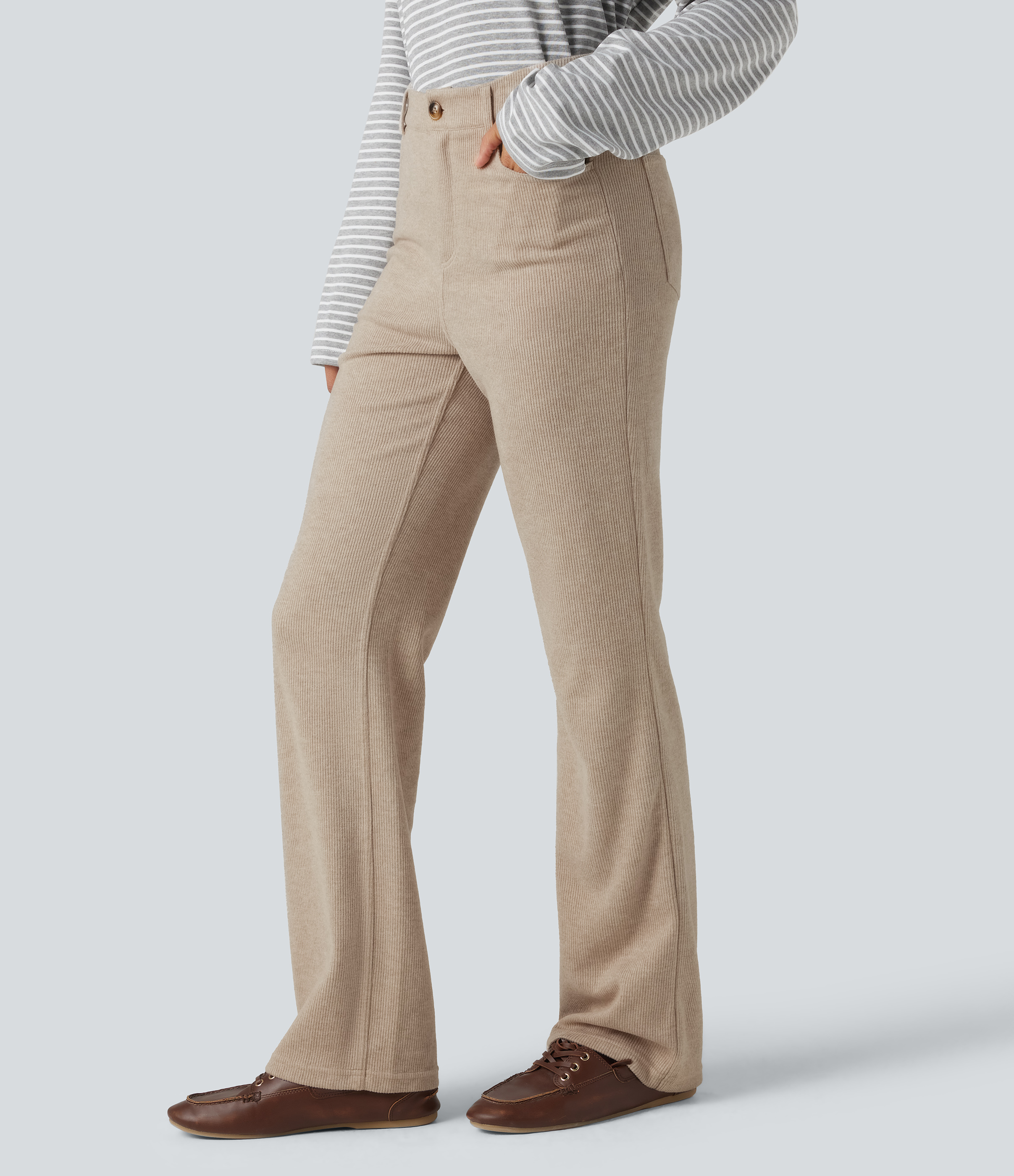 Lässige, gerippte Bootcut-Hose mit hohem Bund und mehreren Taschen