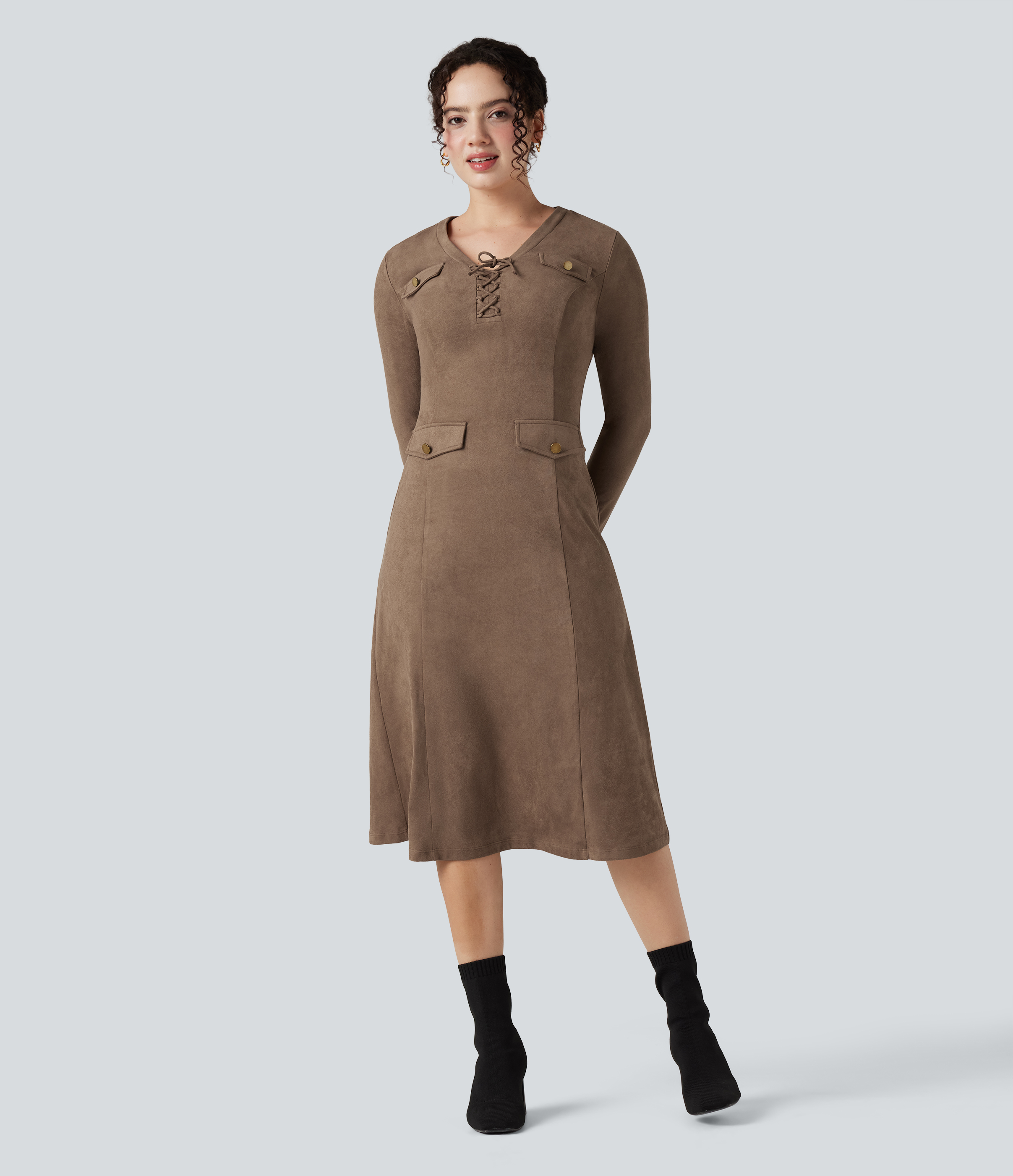 Midi-Arbeitskleid aus Kunstleder mit V-Ausschnitt, langen Ärmeln und Schnürung