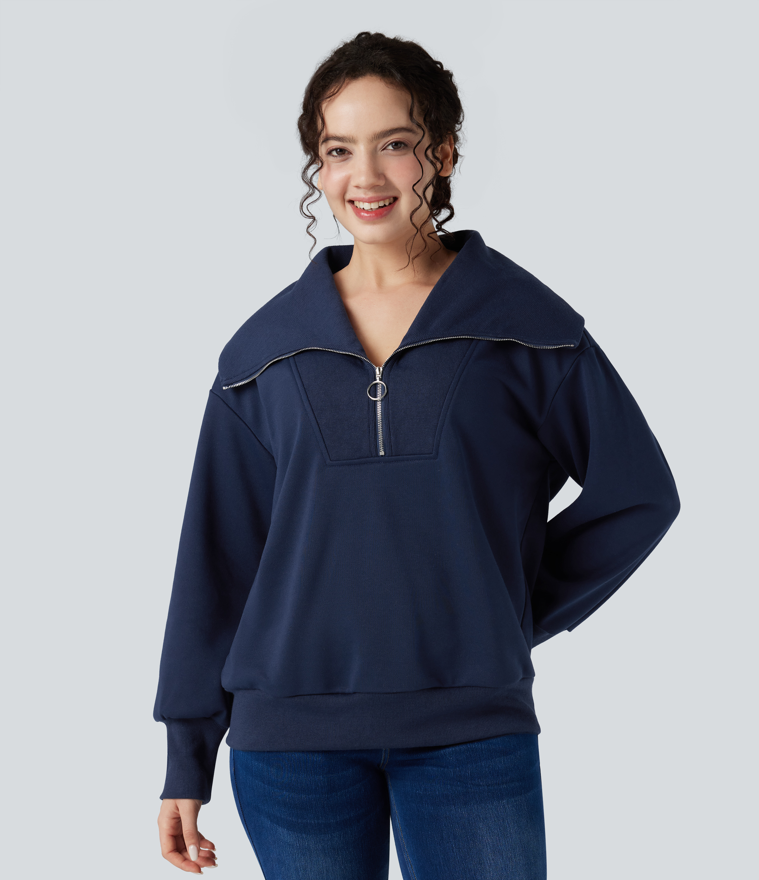 Locker geschnittenes Sweatshirt mit halbem Reißverschluss und langen Ärmeln