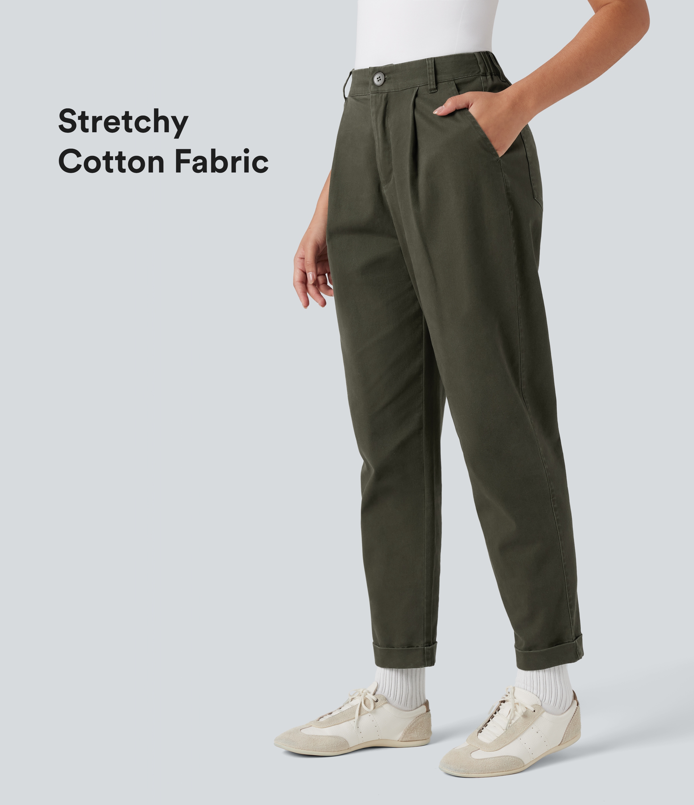 Lässige Chino-Hose aus Baumwolle mit hohem Bund, mehreren Taschen und schmal zulaufenden Beinen