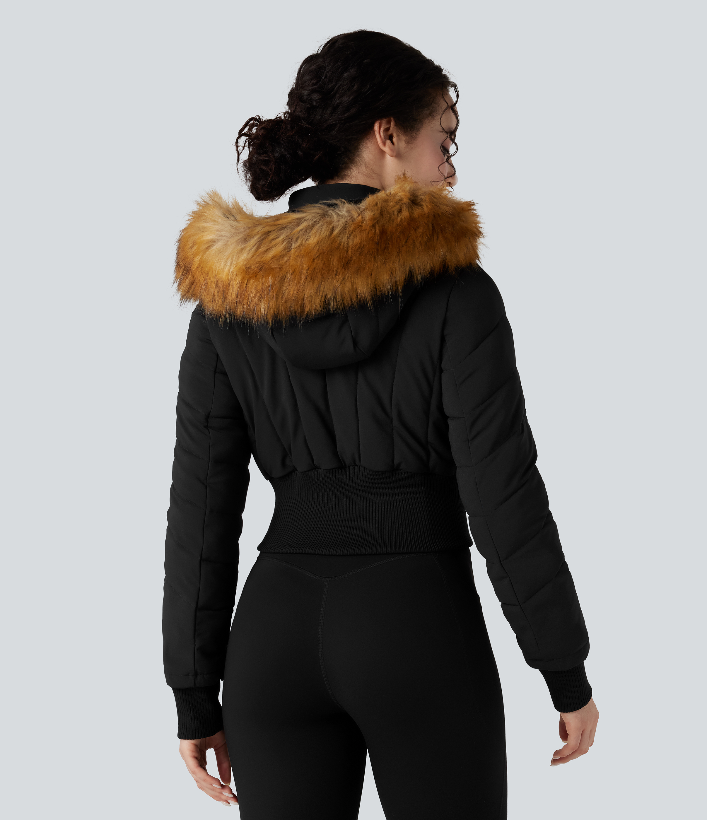 Schwarz Lässige, kurze Jacke mit Kapuze, langen Ärmeln und abnehmbarem Kunstfellbesatz / 2