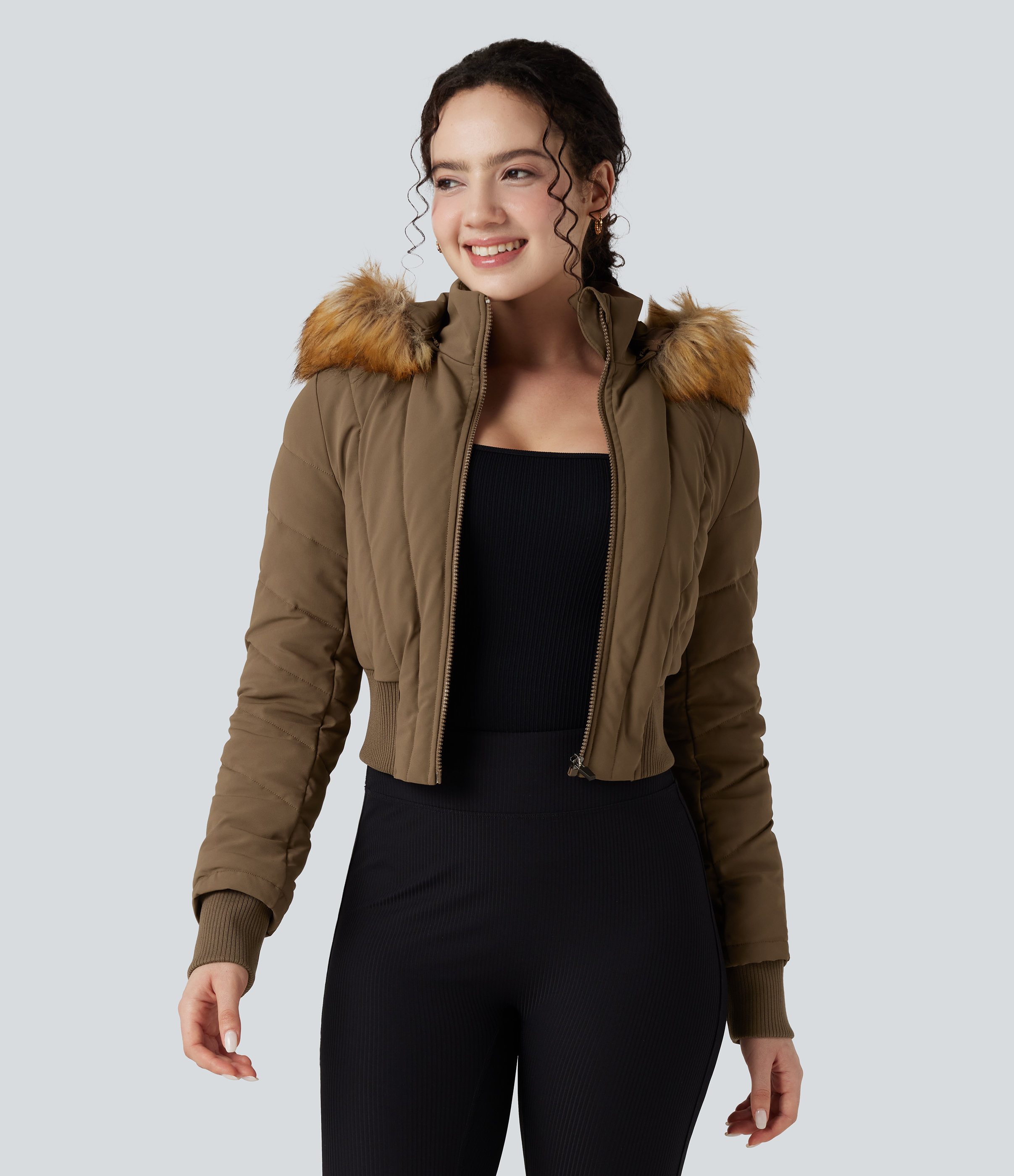 Doudoune à capuche amovible bordure fausse fourrure manches longues