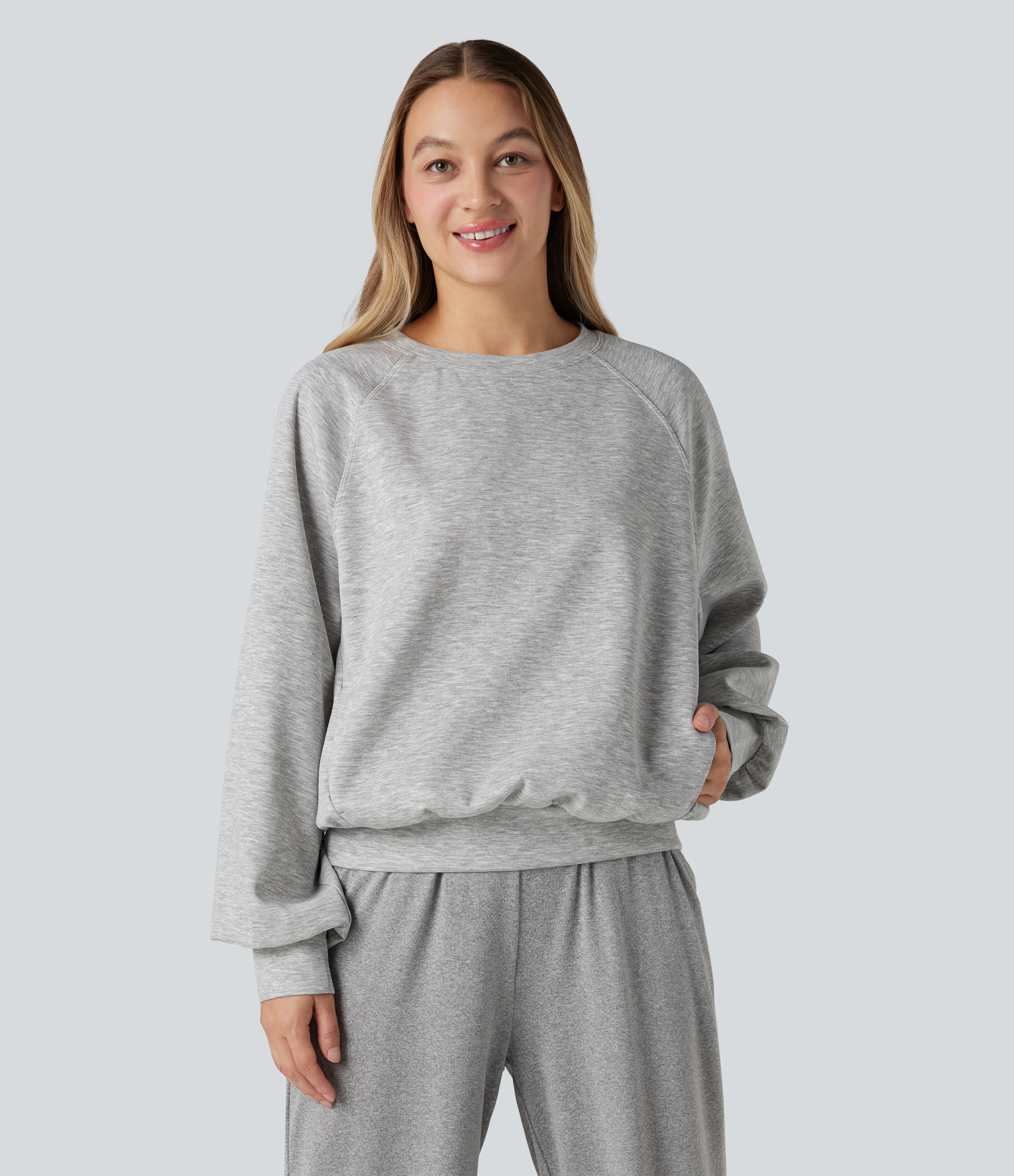 Lässiges Sweatshirt mit Rundhalsausschnitt, langen Ärmeln und Cut-Outs