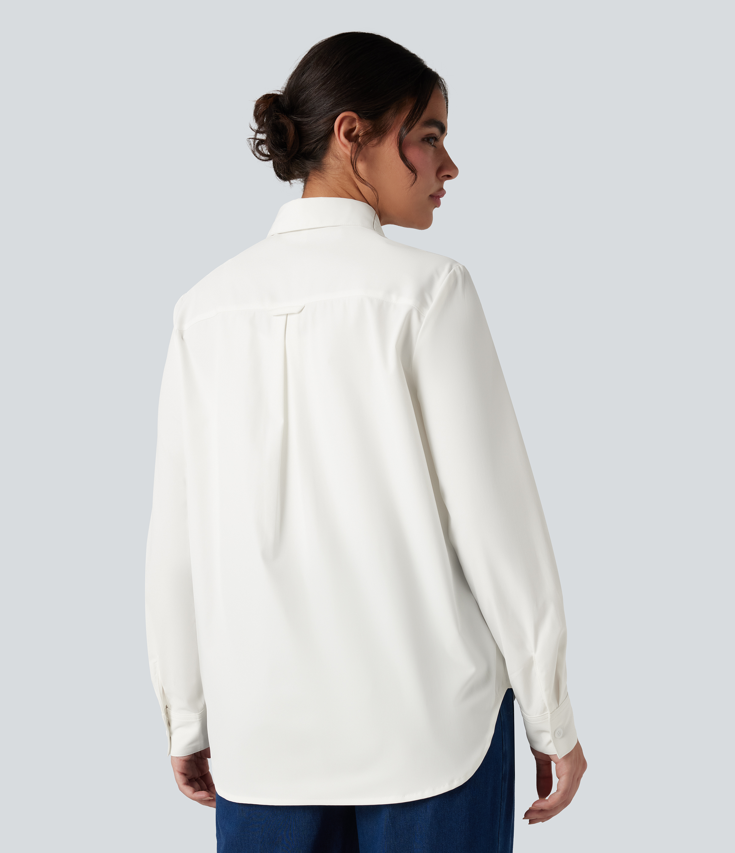 Blanco Camisa de trabajo con cuello, manga larga, bajo curvo y bolsillo en el pecho / 2
