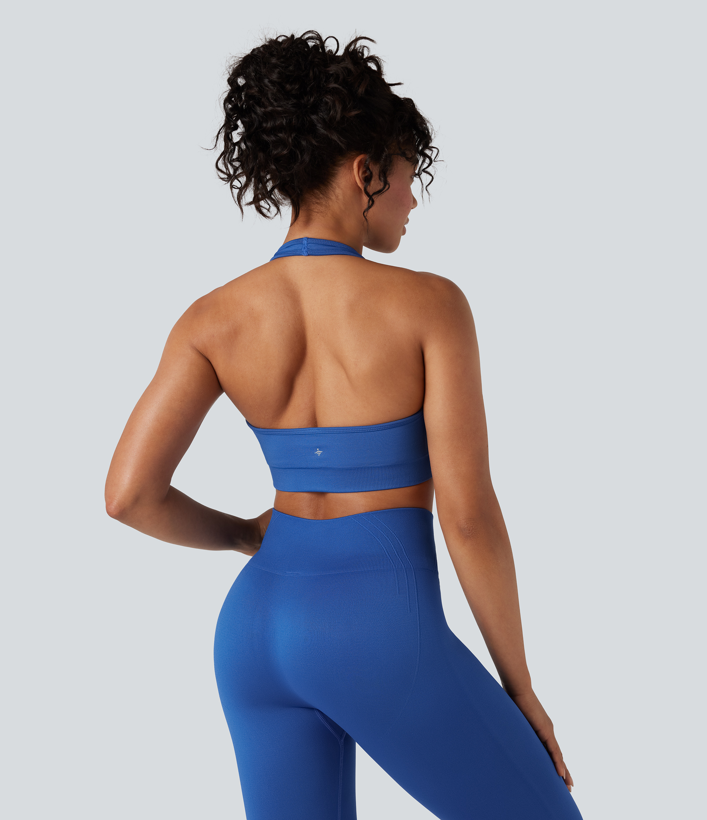 Nahtloser Flow – Neckholder-Yoga-Sport-BH mit leichter Unterstützung