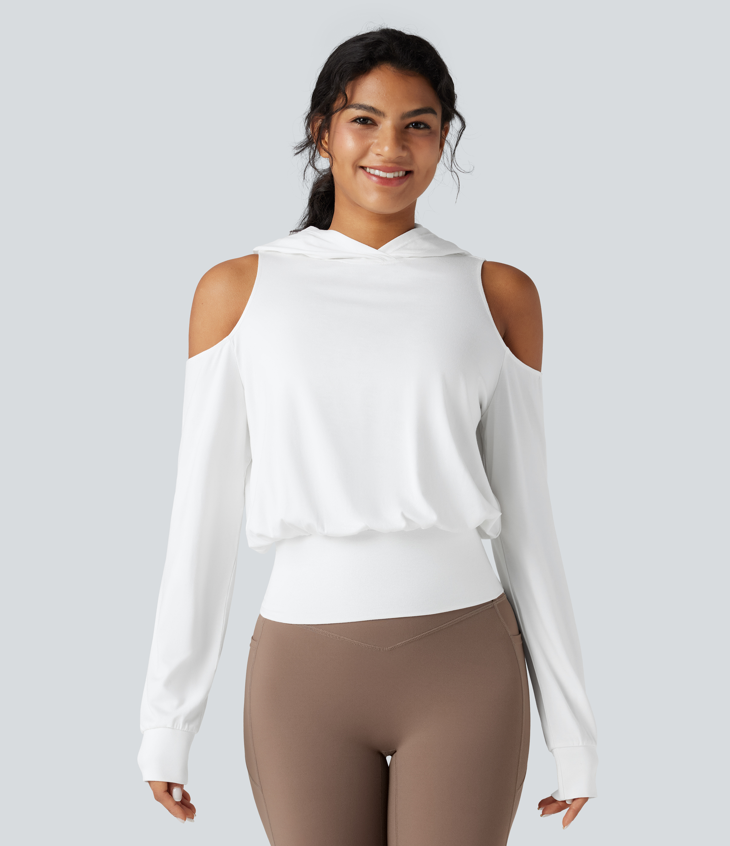 Sport-Sweatshirt mit Kapuze, langen Ärmeln und ausgeschnittenen Schultern