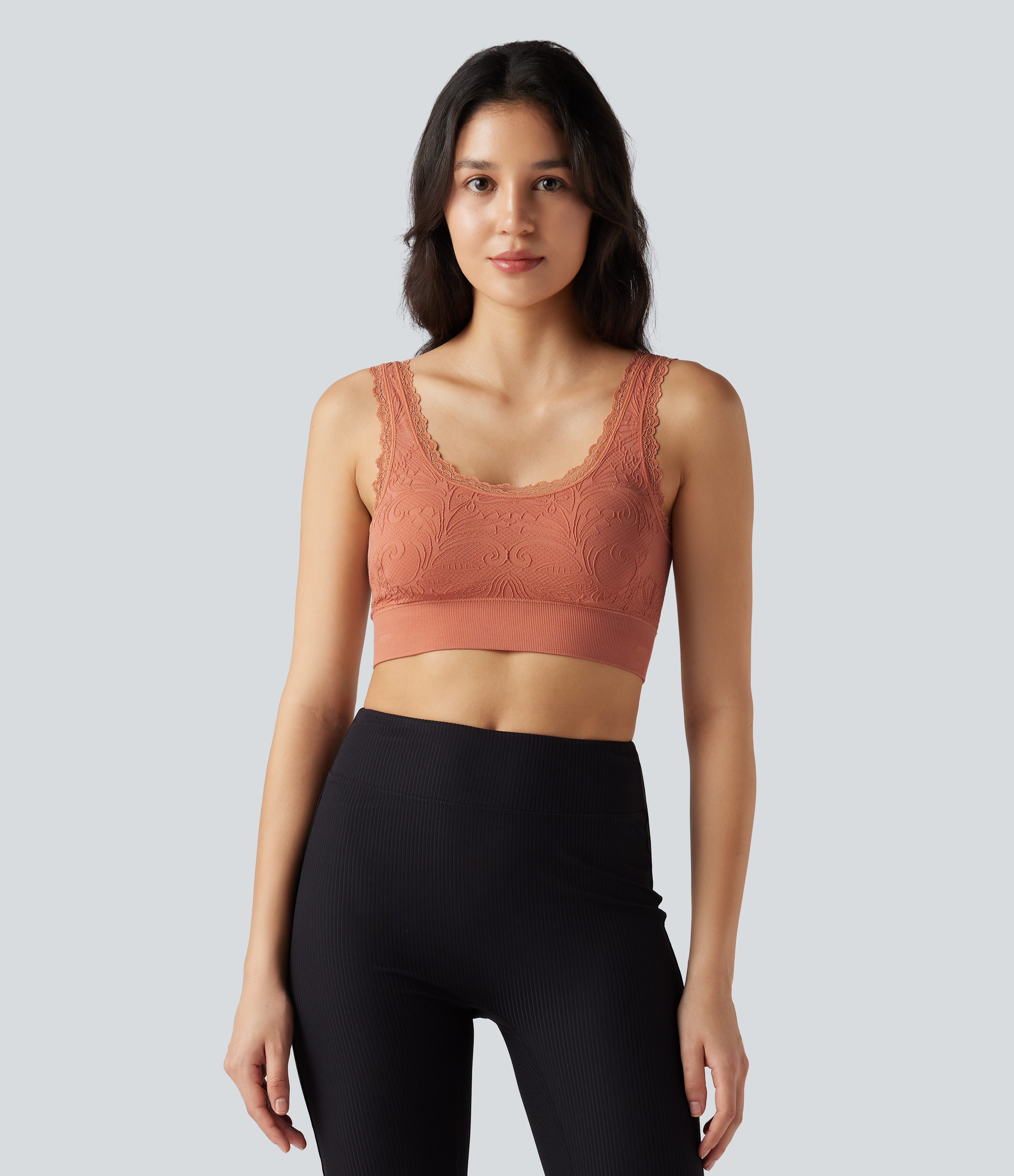 Brassière de sport yoga maintien léger col U en dentelle sans couture OneForm Seamless Flow