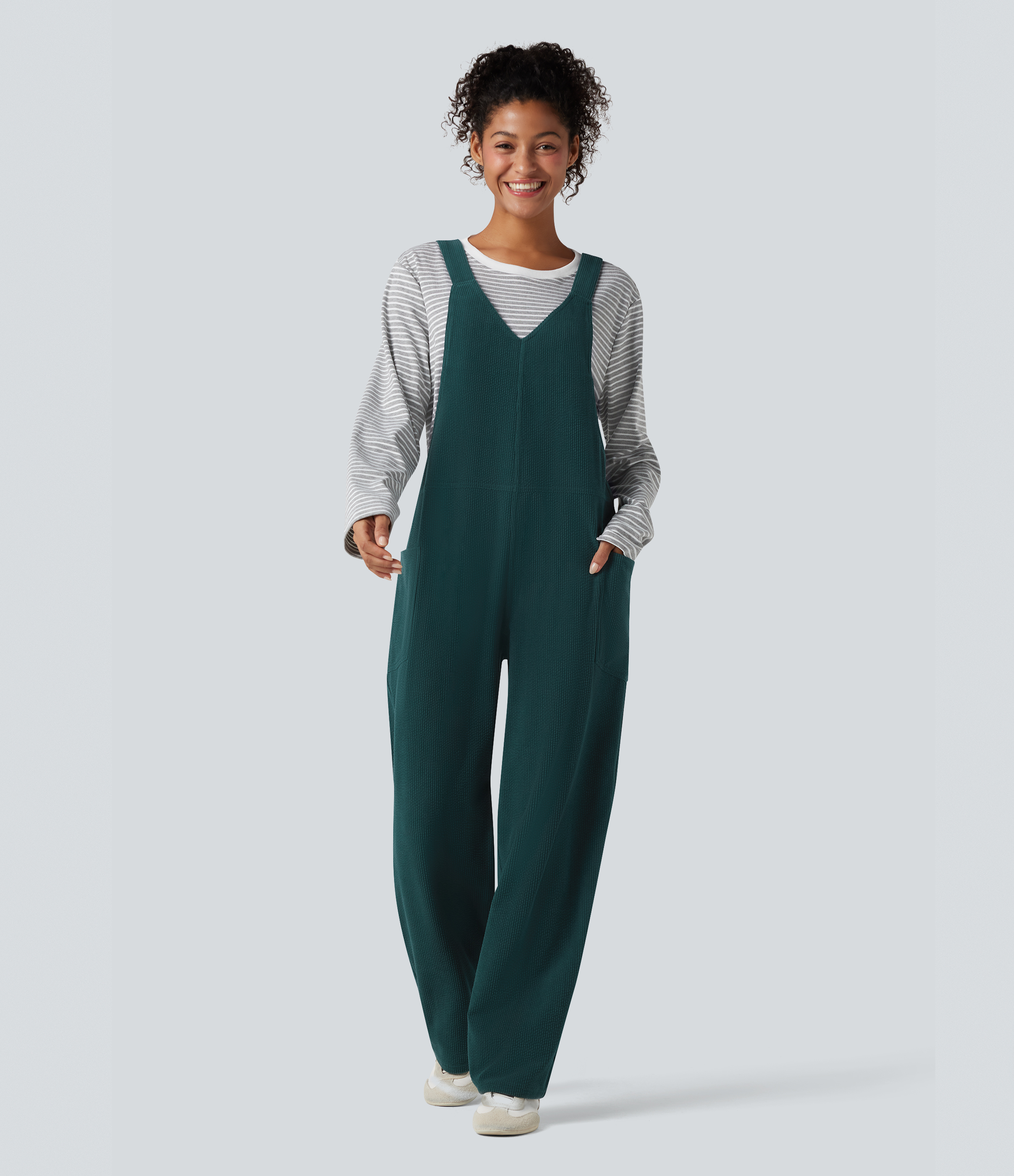 Lässige Cord-Latzhose mit V-Ausschnitt und Taschen