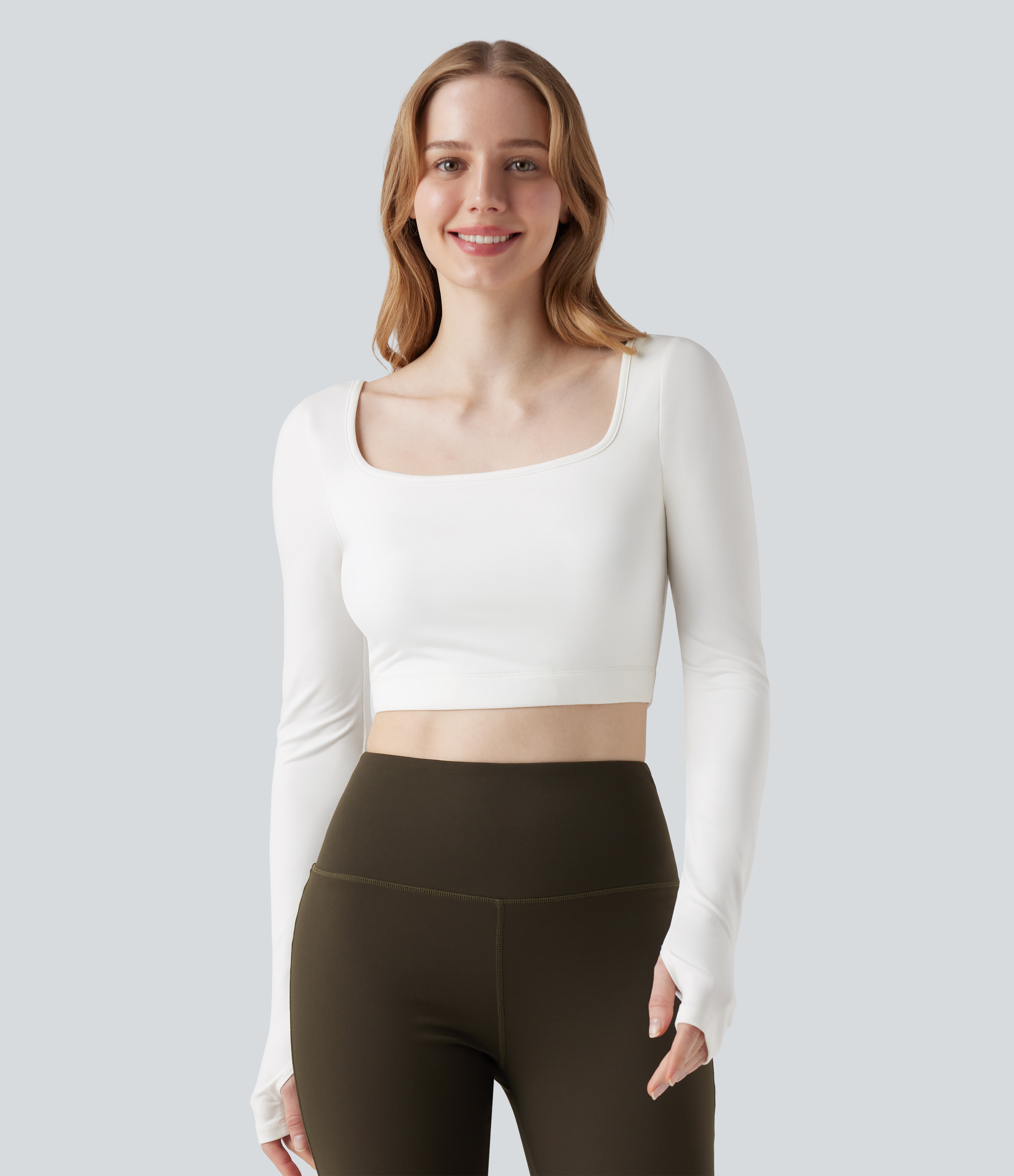 Blanc Top de yoga court à encolure carrée, manches longues avec ouverture pour le pouce / 2